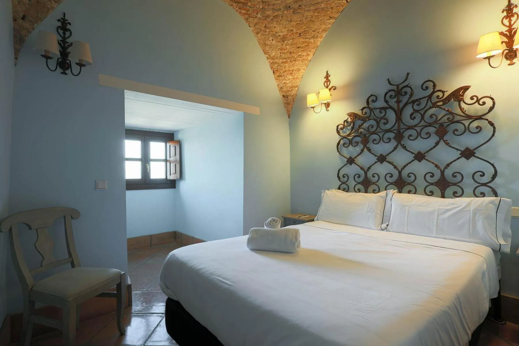 Bed in Hotel Tugasa Castillo de Castellar