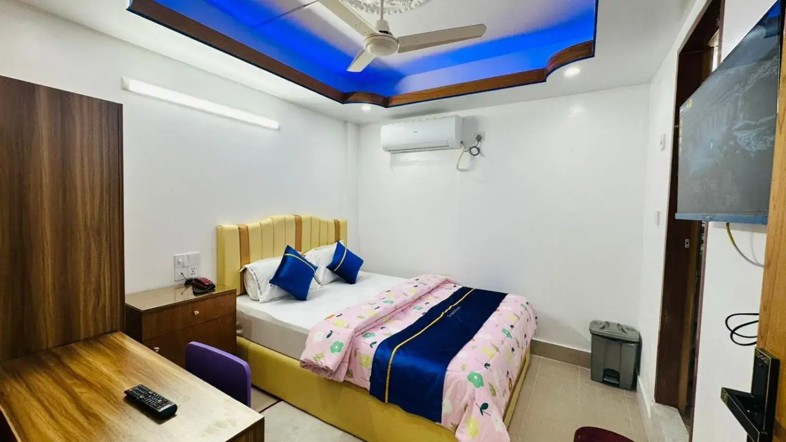 Deluxe Single Room - single occupancy in The Imperial Residence Banani Deluxe Single Room - single occupancy in The Imperial Residence Banani