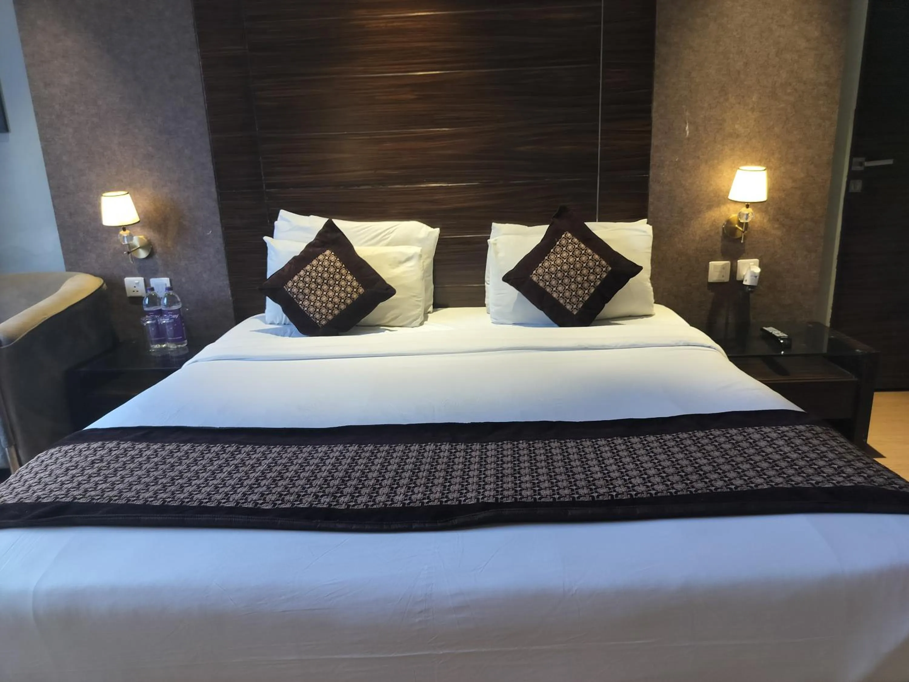 Bed in Stellar Resorts By Bel-La Monde, Rajokri, Near IGI Airport, Delhi