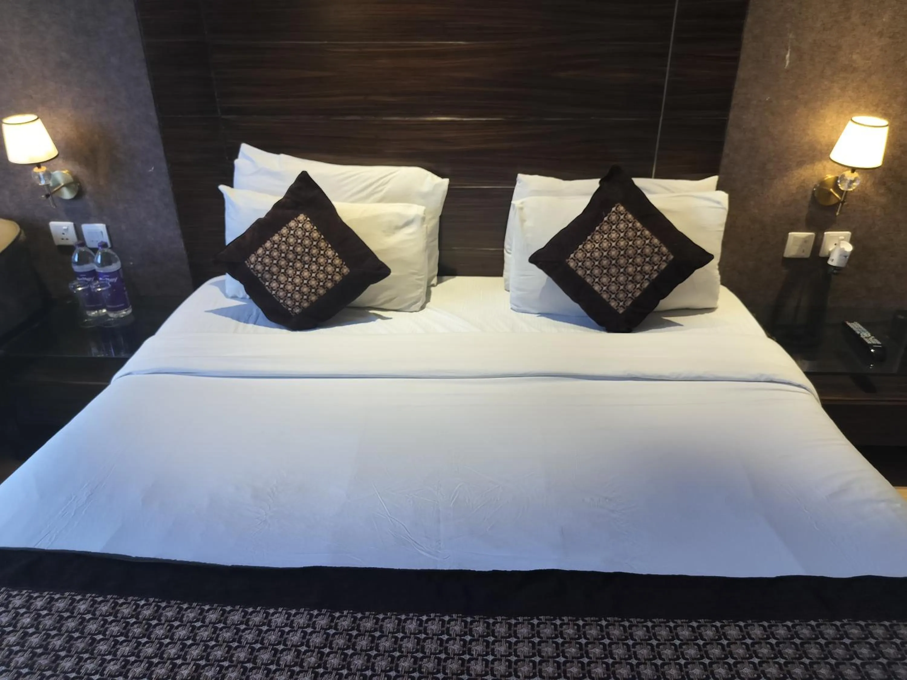Bed in Stellar Resorts By Bel-La Monde, Rajokri, Near IGI Airport, Delhi