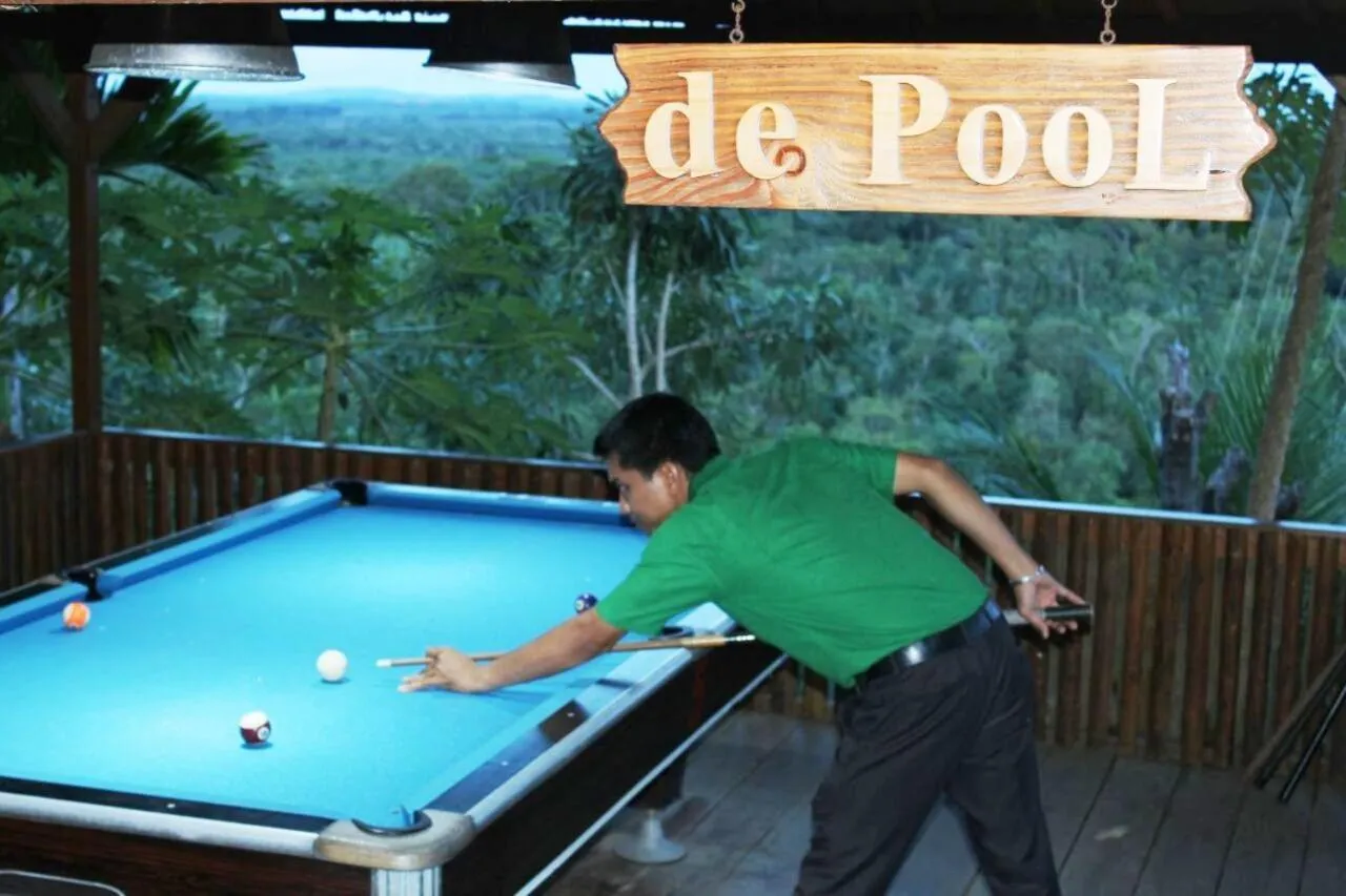 Billiard in de Bintan Villa