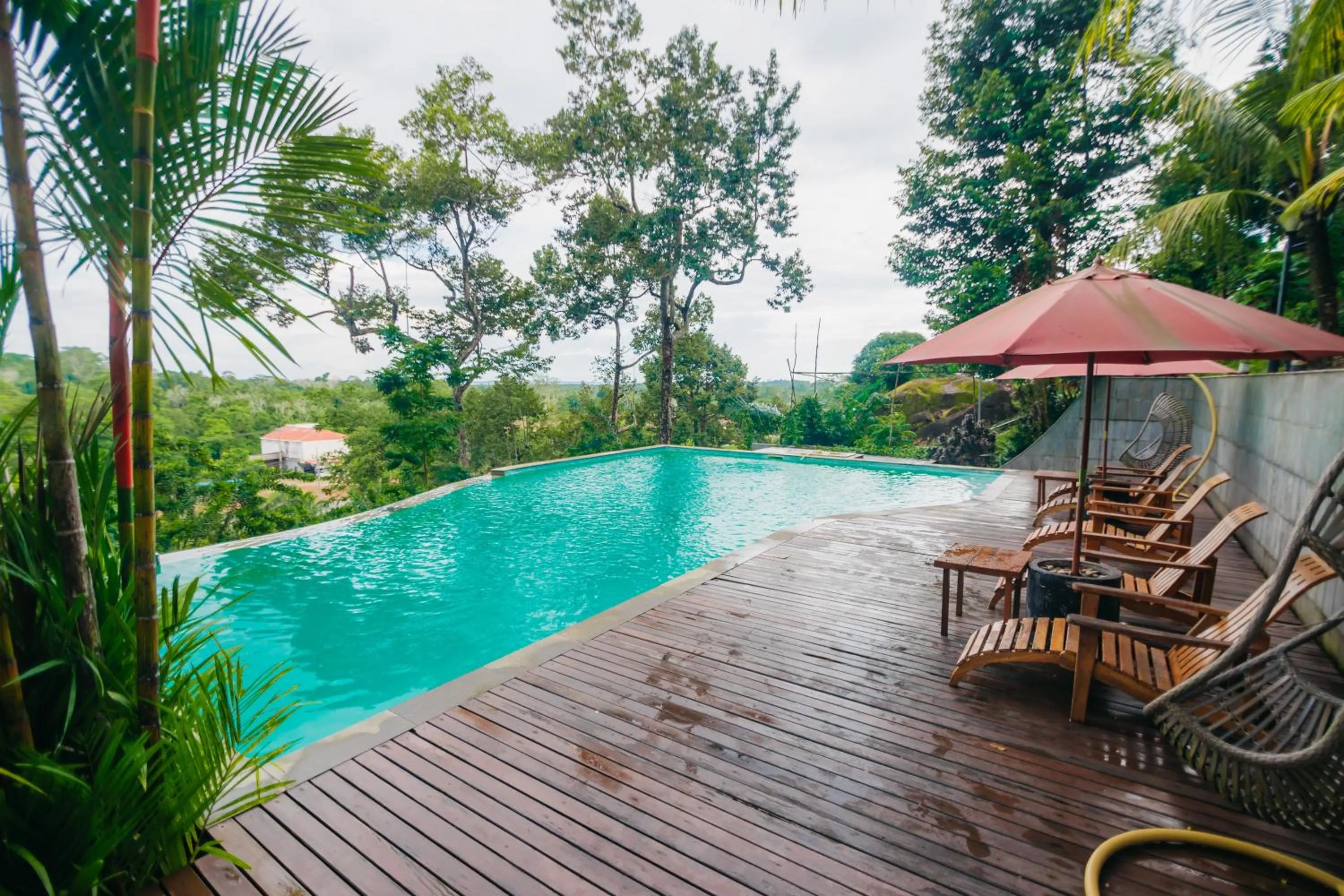 Pool view in de Bintan Villa