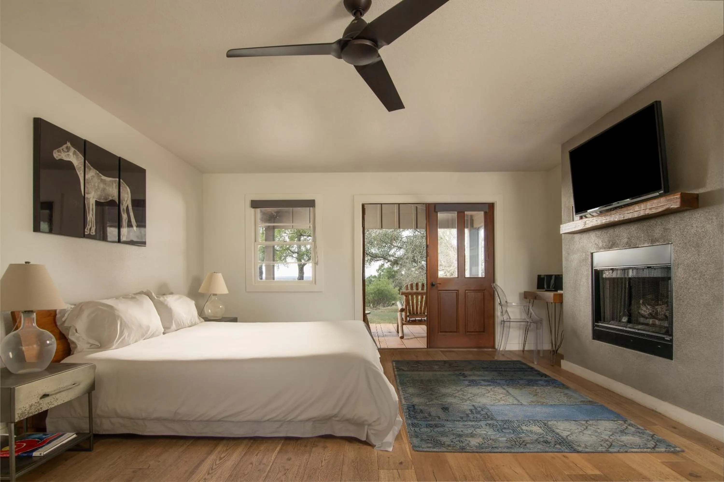 Bed in Sage Hill Inn & Spa