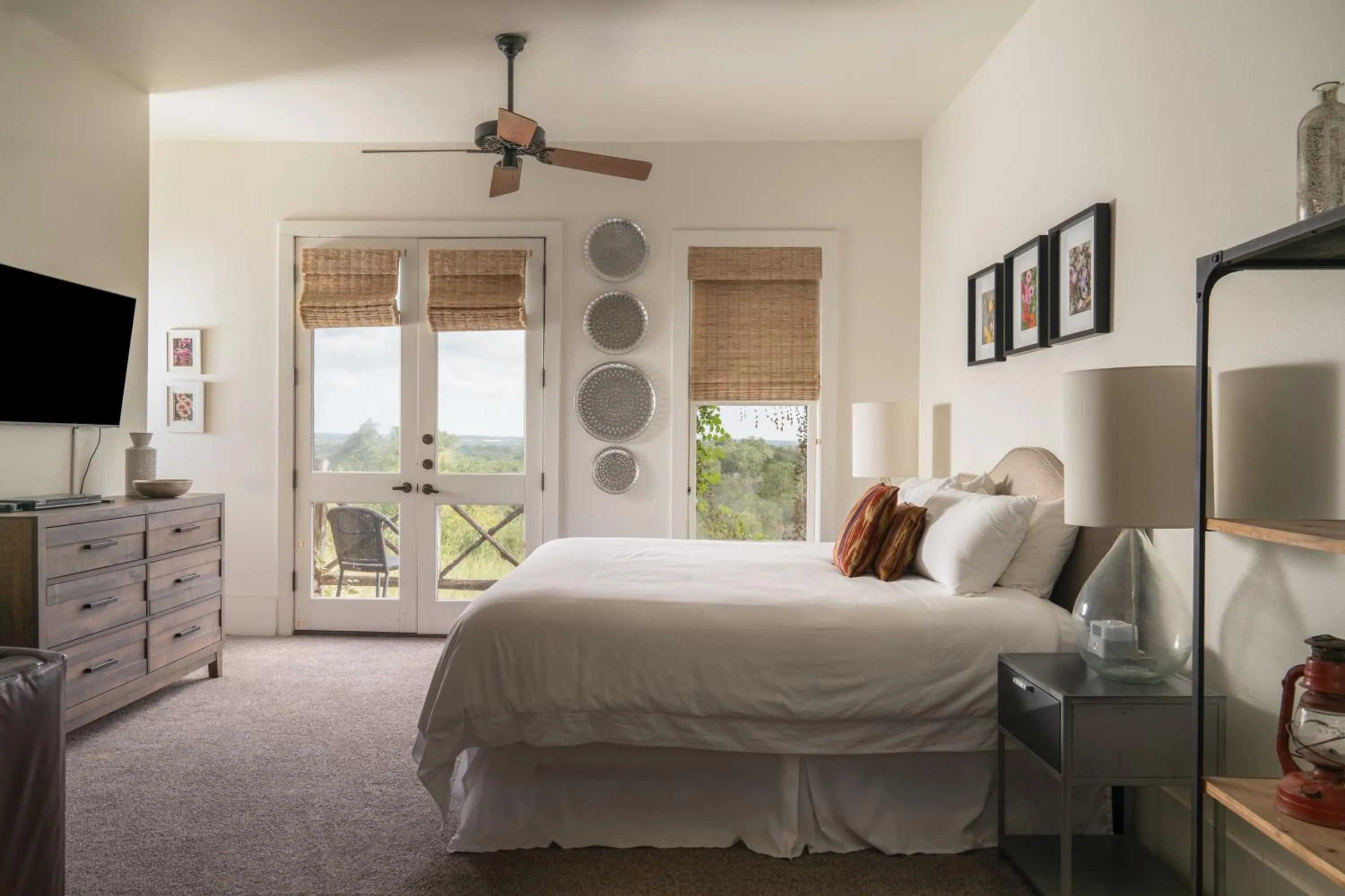 Bed in Sage Hill Inn & Spa