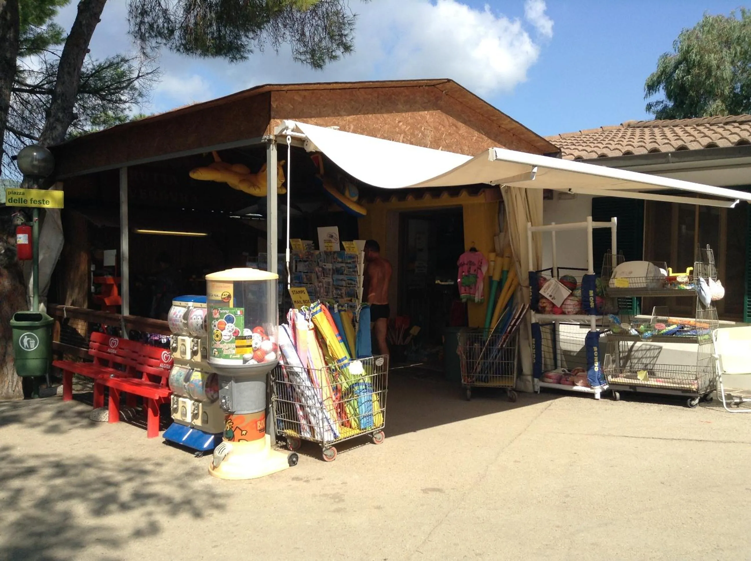 On-site shops in Camping Village Le Calanchiole