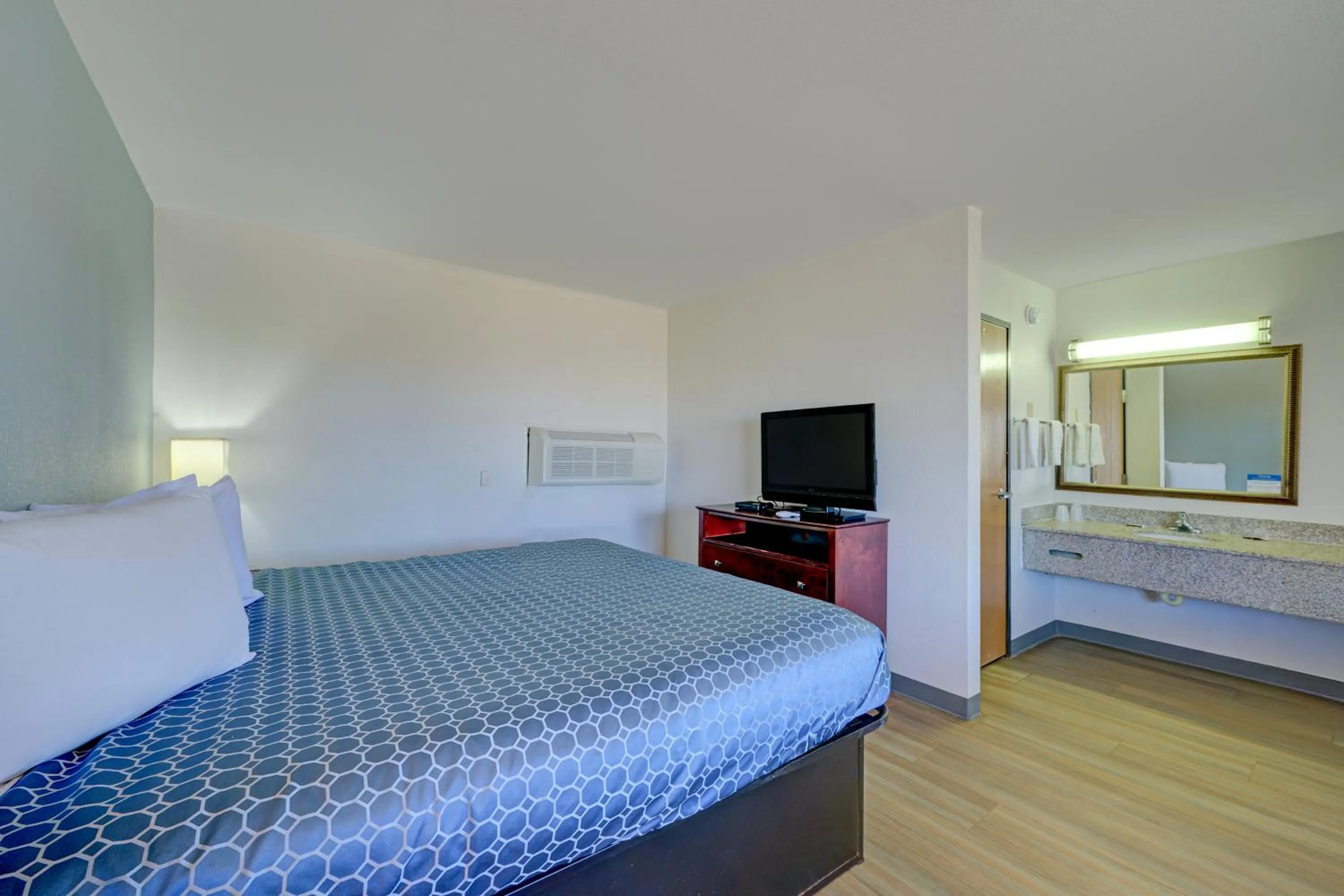 Bedroom, Bed in Capital O Travelers Inn Lawton Fort Sill