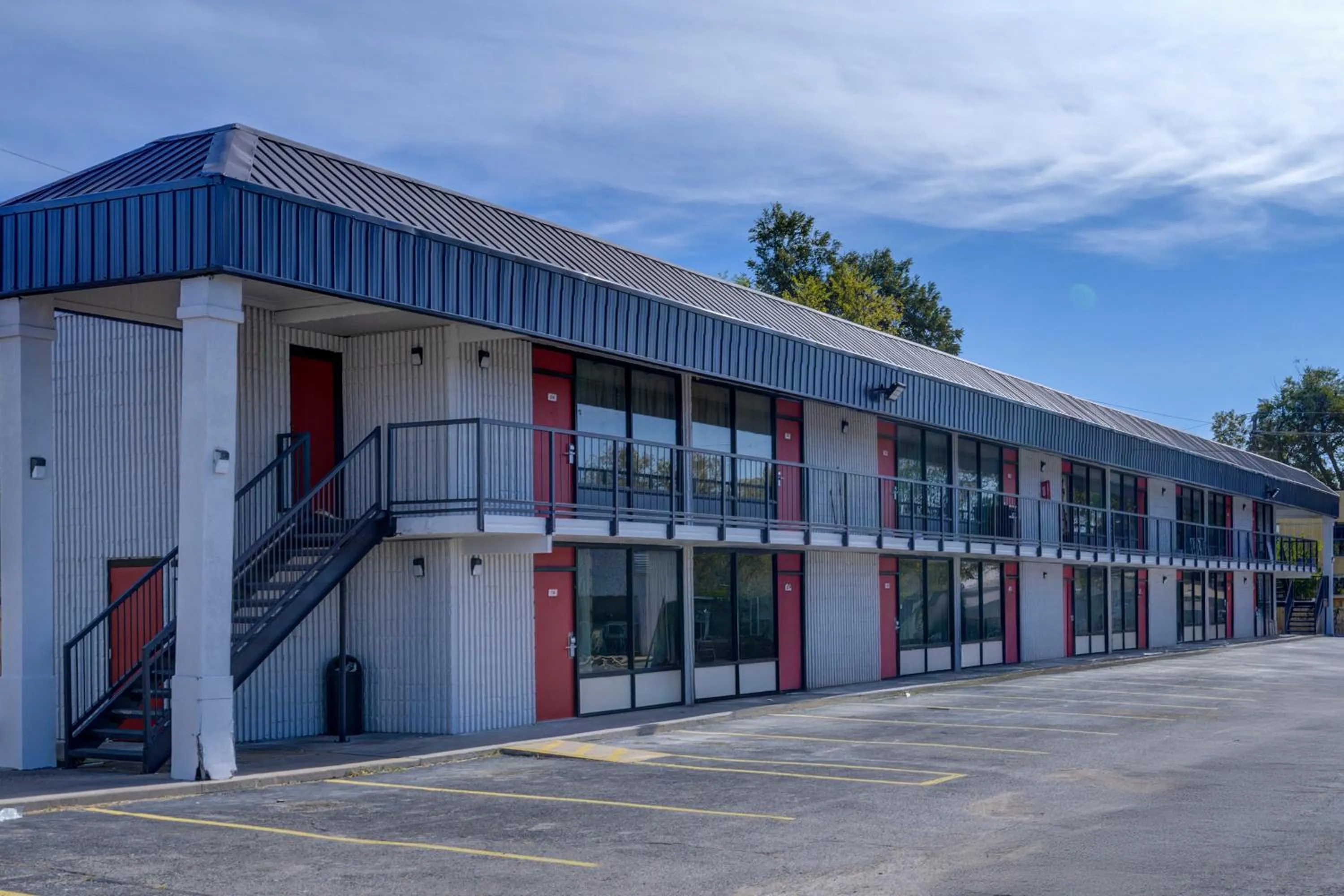 Property building in Capital O Travelers Inn Lawton Fort Sill