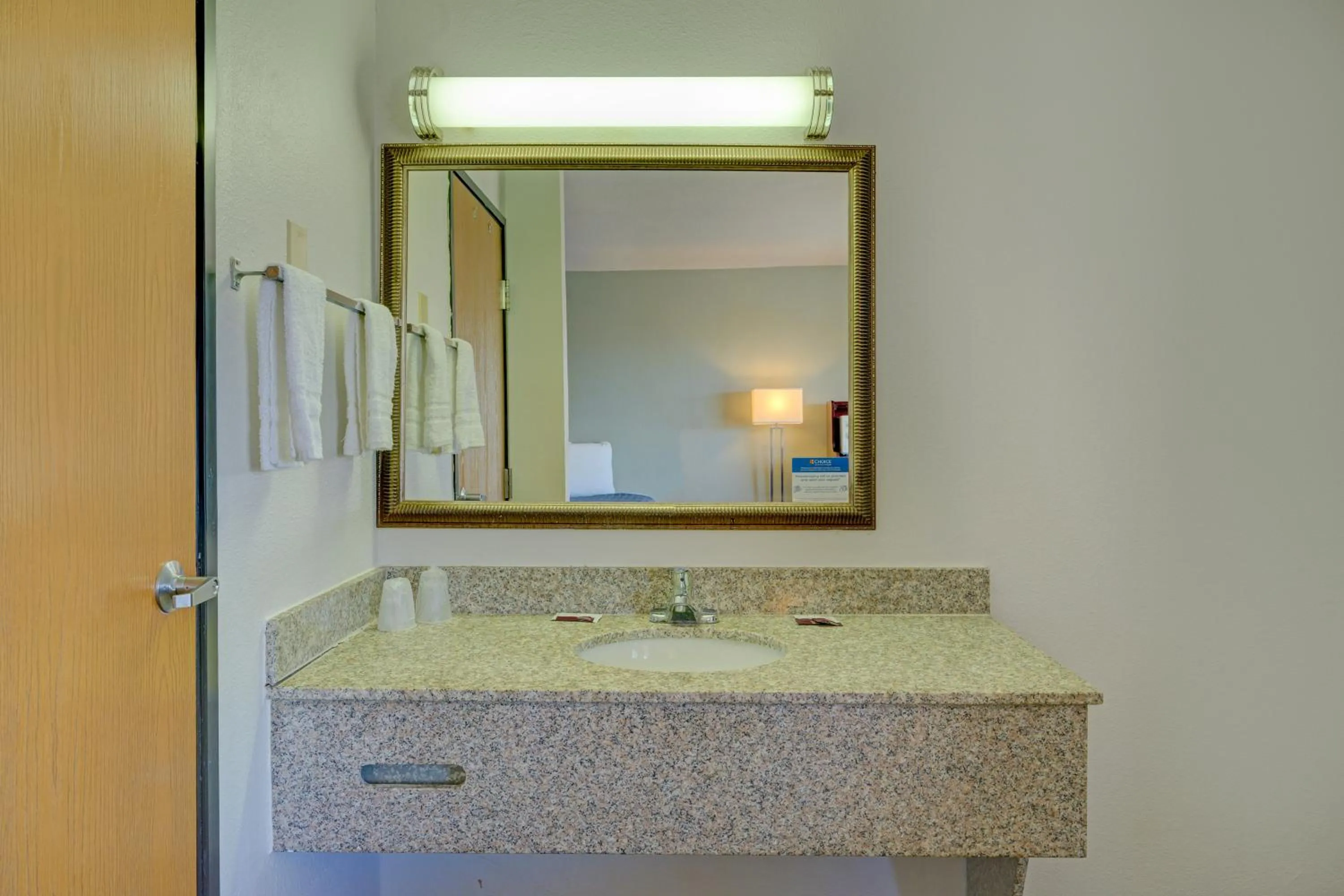 Bathroom in Capital O Travelers Inn Lawton Fort Sill