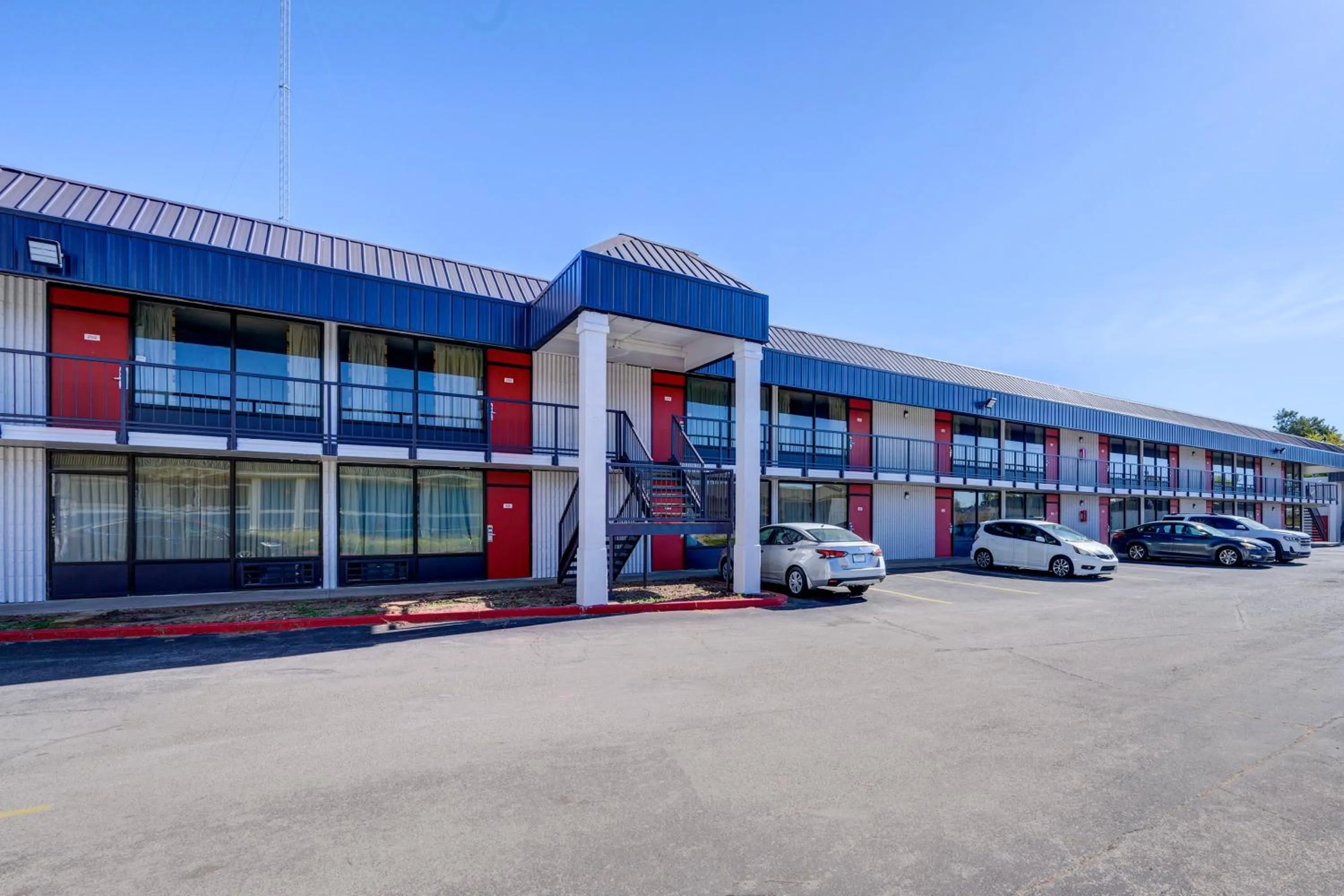 Parking in Capital O Travelers Inn Lawton Fort Sill