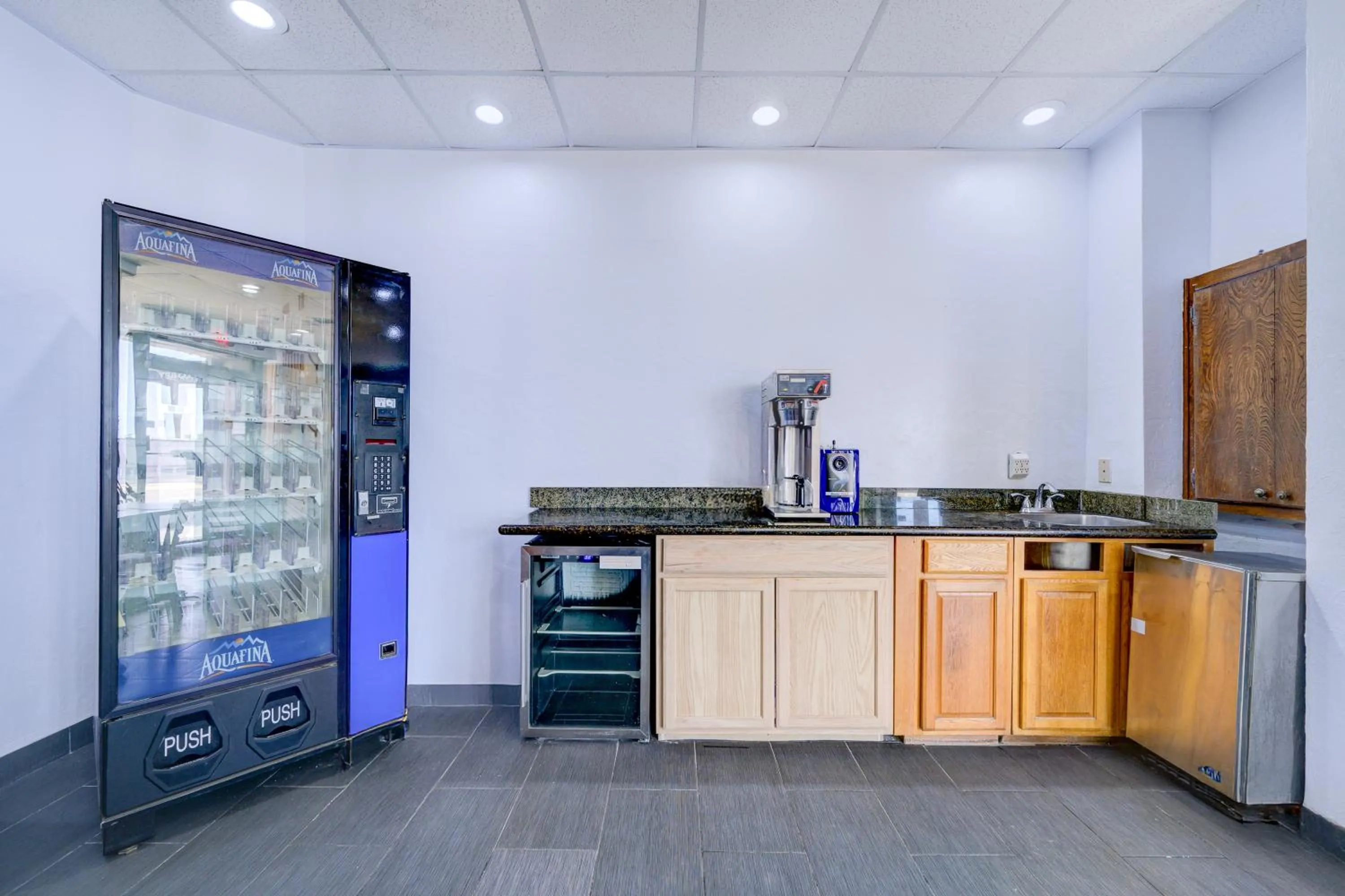 Breakfast in Capital O Travelers Inn Lawton Fort Sill