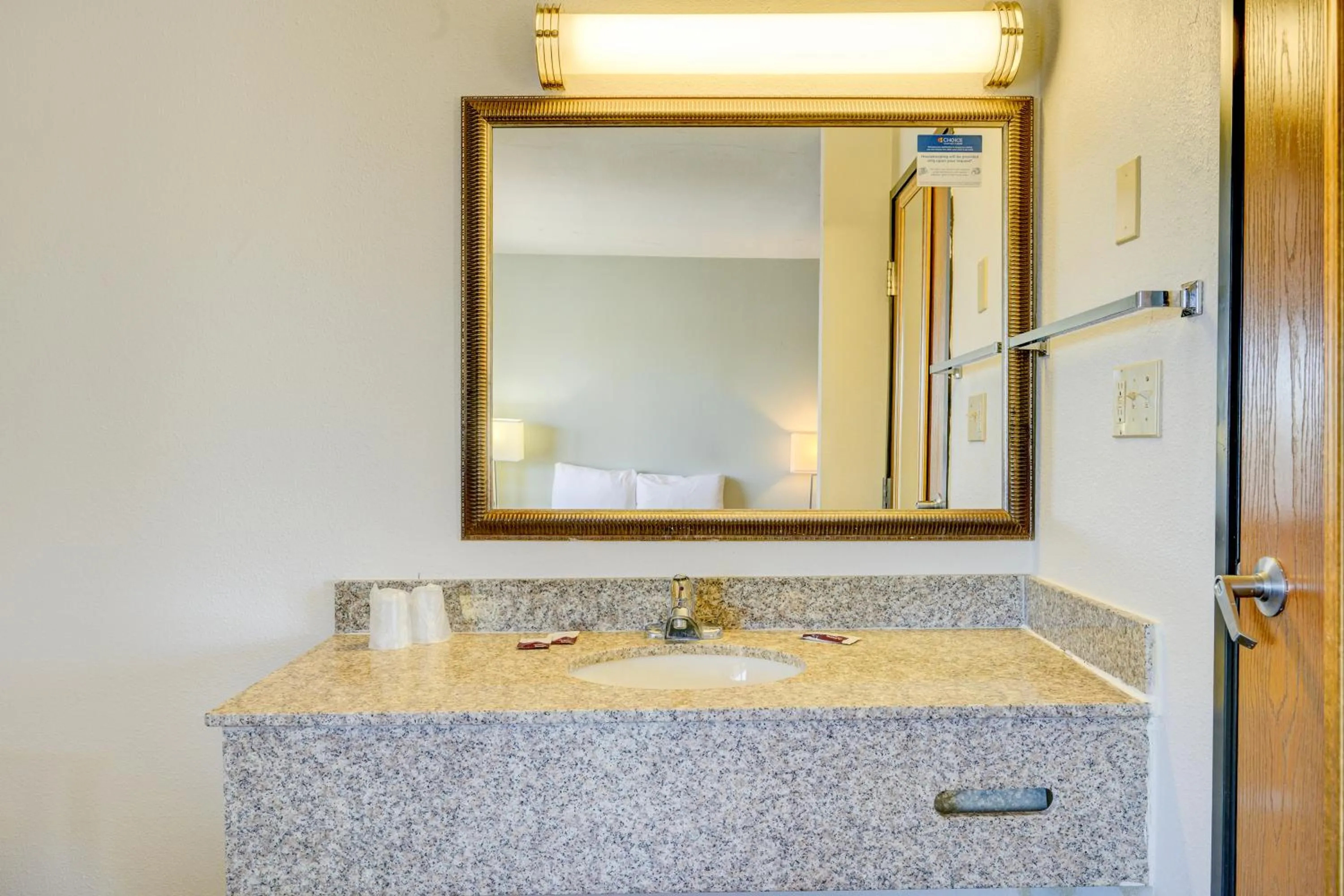 Bathroom in Capital O Travelers Inn Lawton Fort Sill