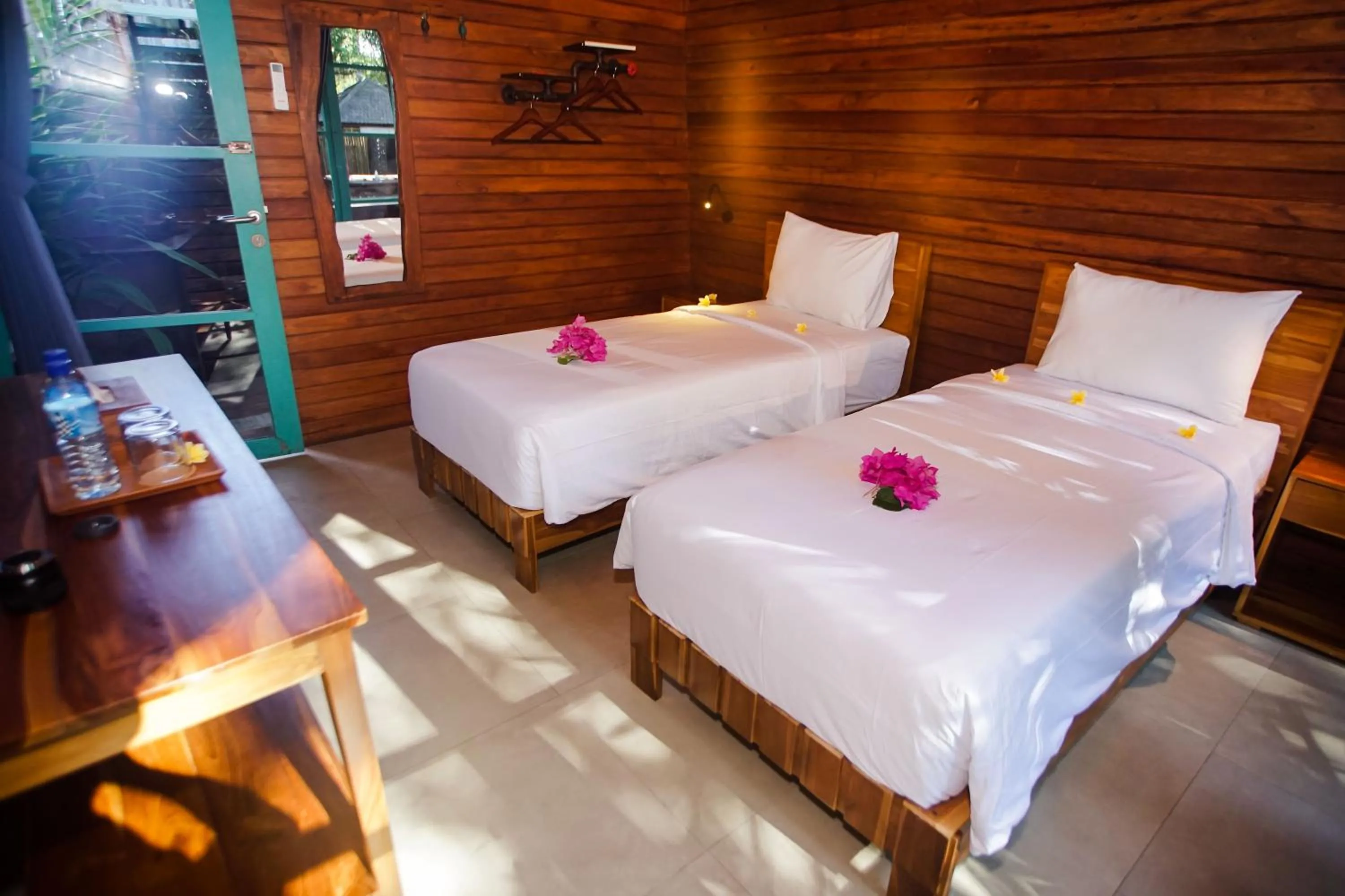 Photo of the whole room, Bed in Waras Villa