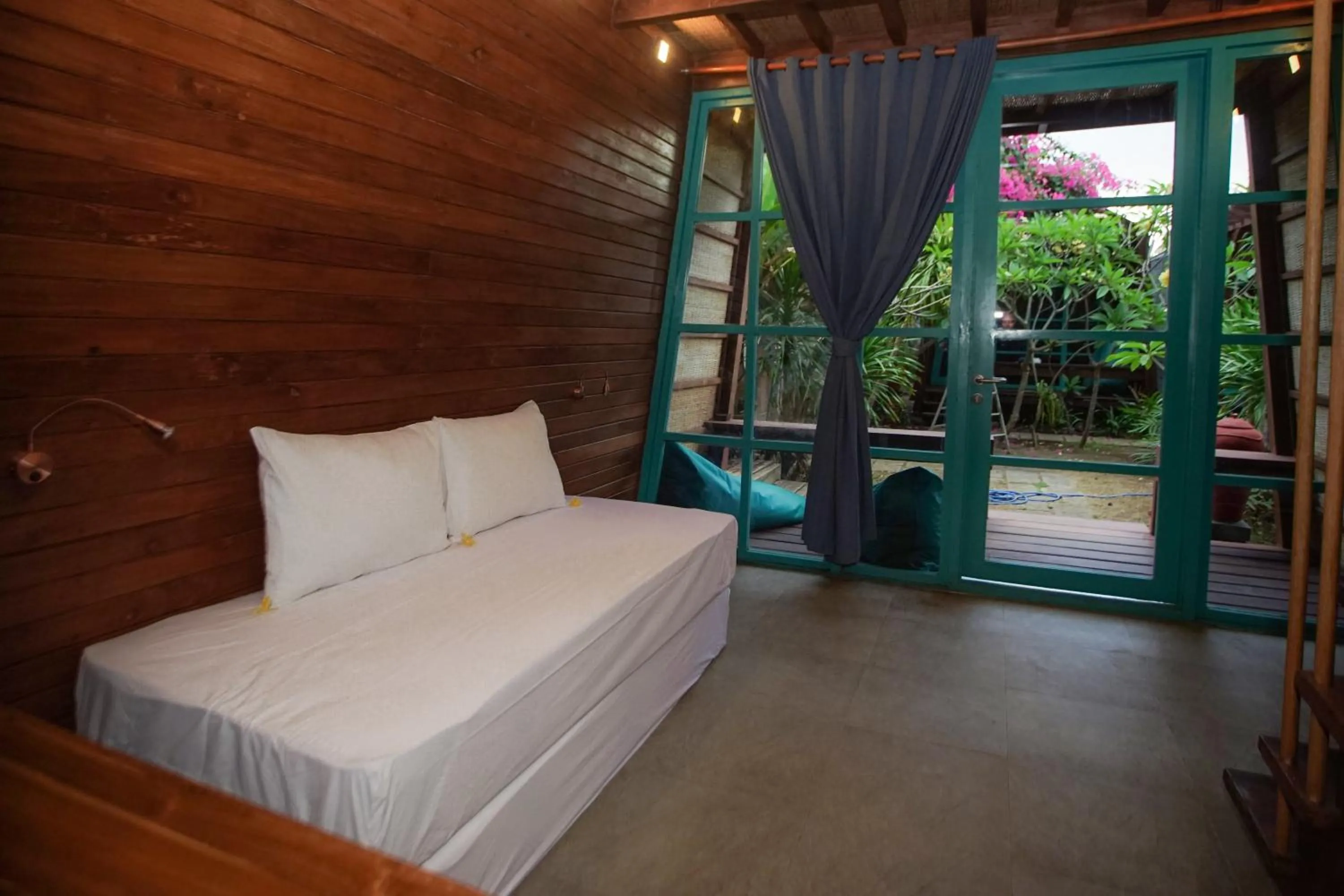 Photo of the whole room, Bed in Waras Villa