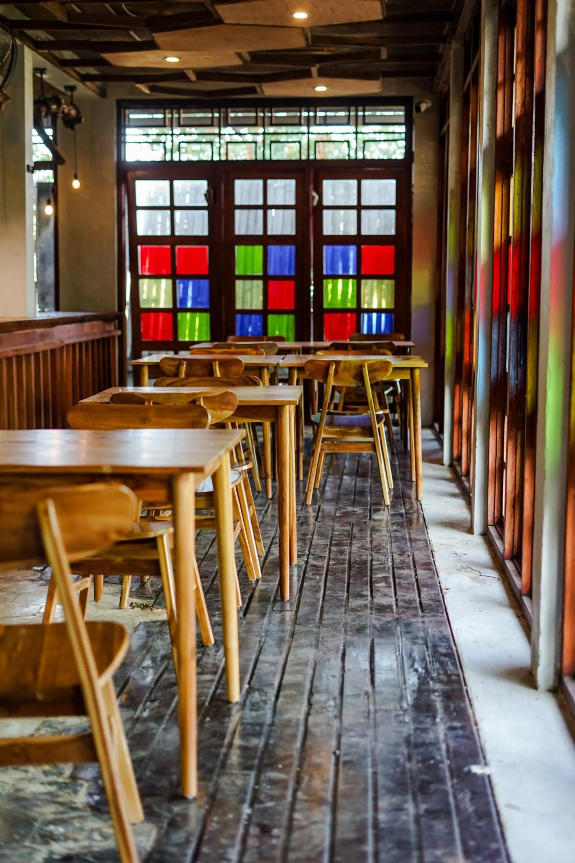 Restaurant/places to eat in Waras Villa