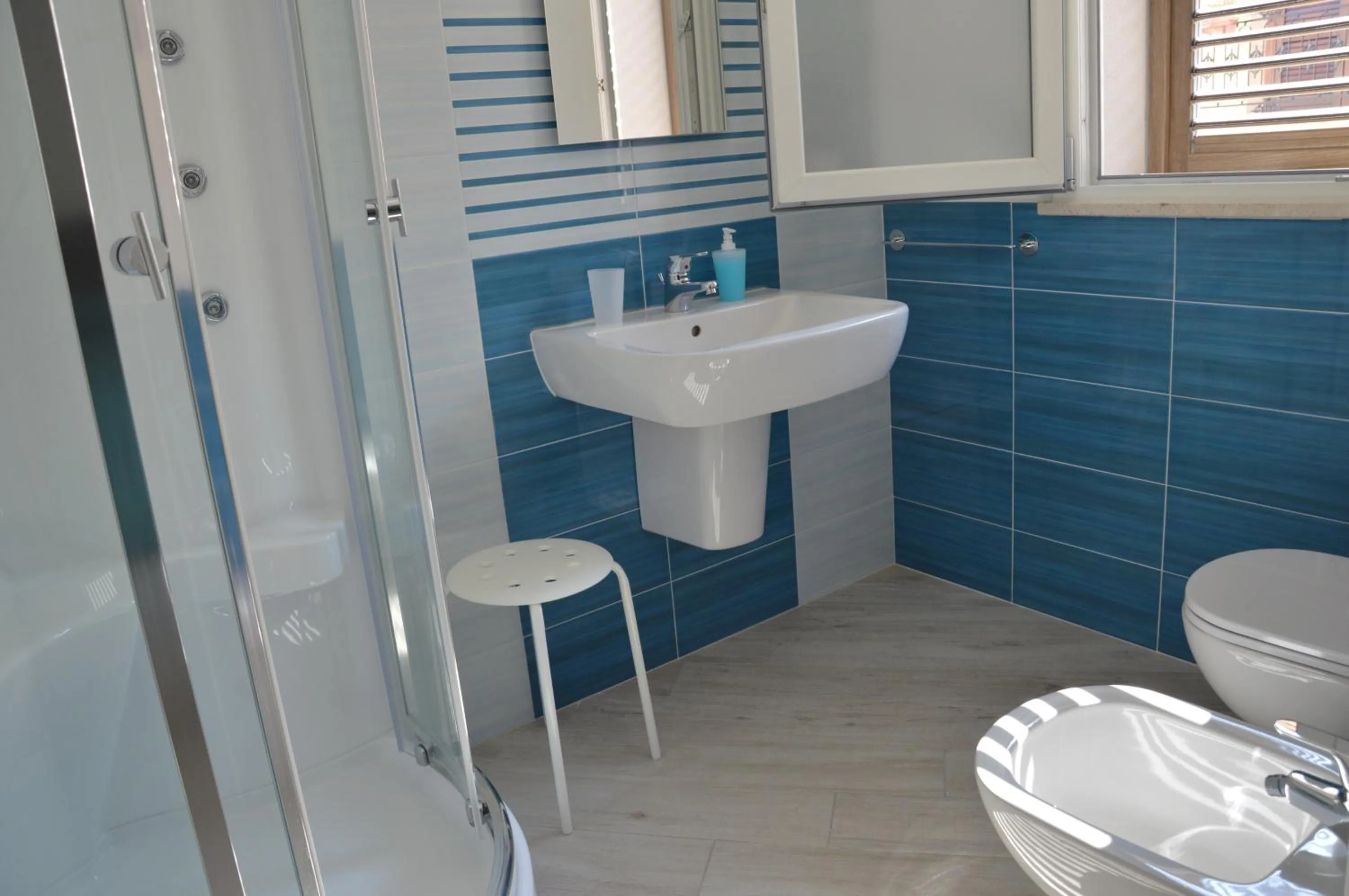 Shower in Stanze del Mare