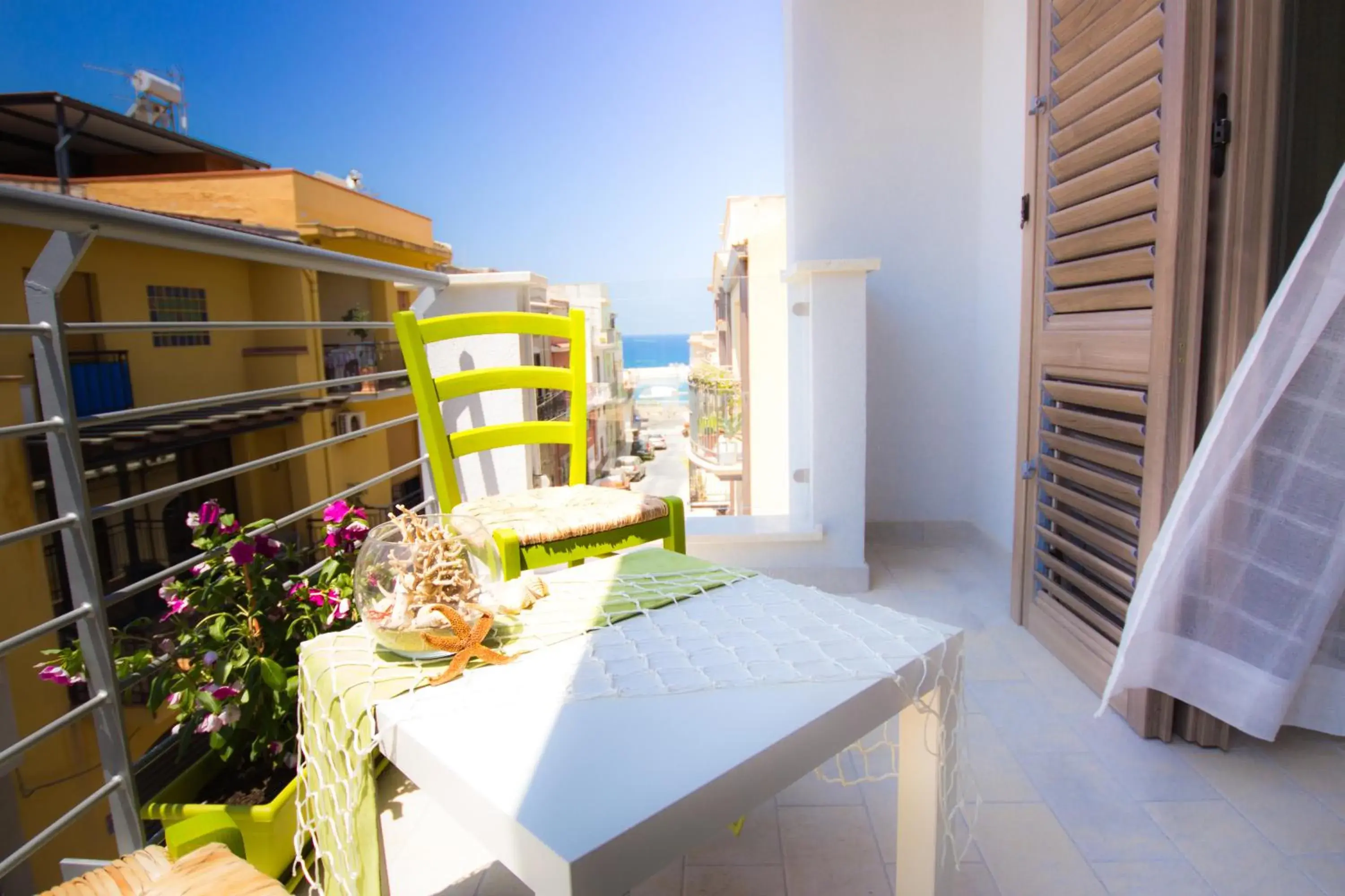 Triple Room with Sea View - single occupancy in Stanze del Mare Triple Room with Sea View - single occupancy in Stanze del Mare