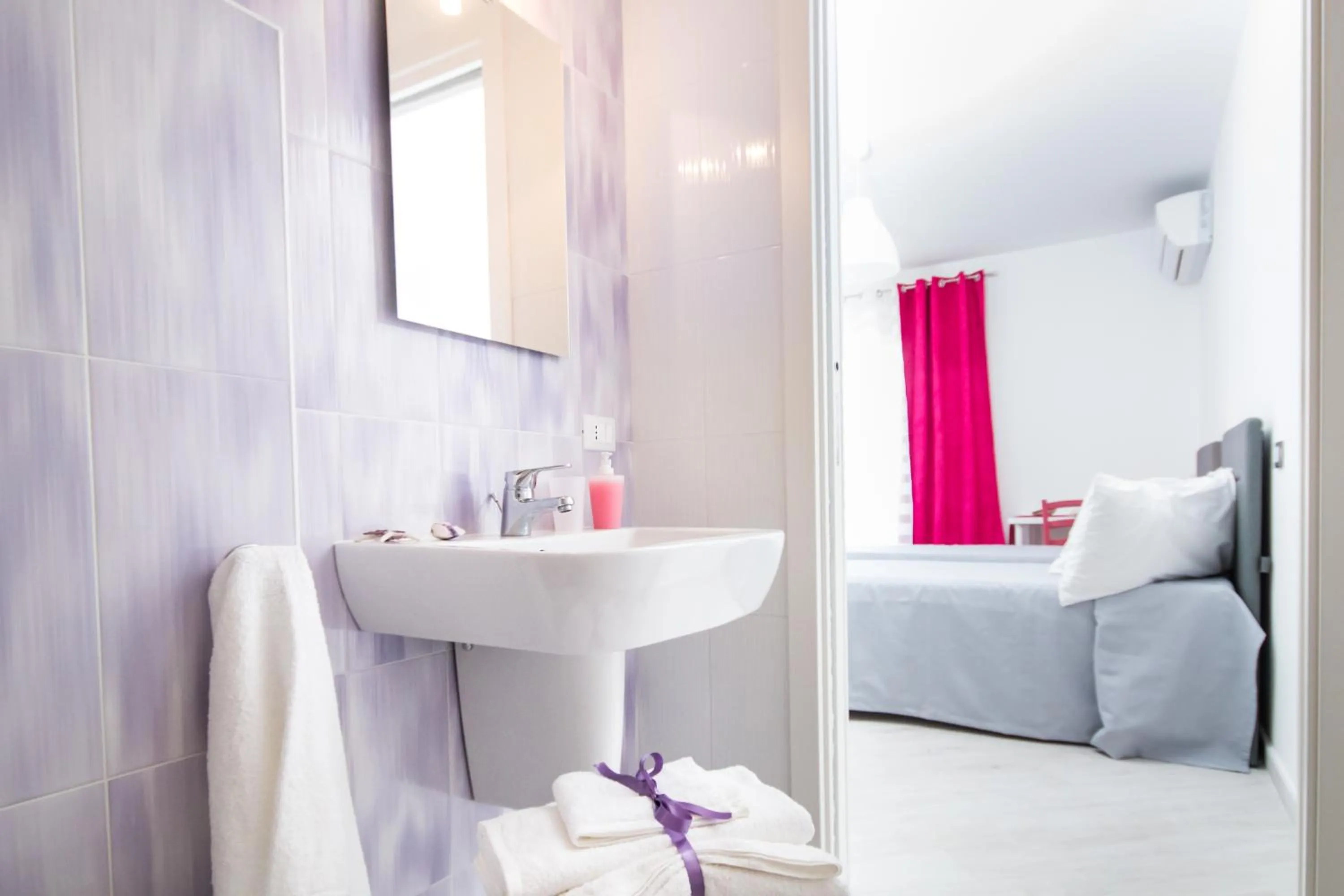 Bathroom, Bed in Stanze del Mare