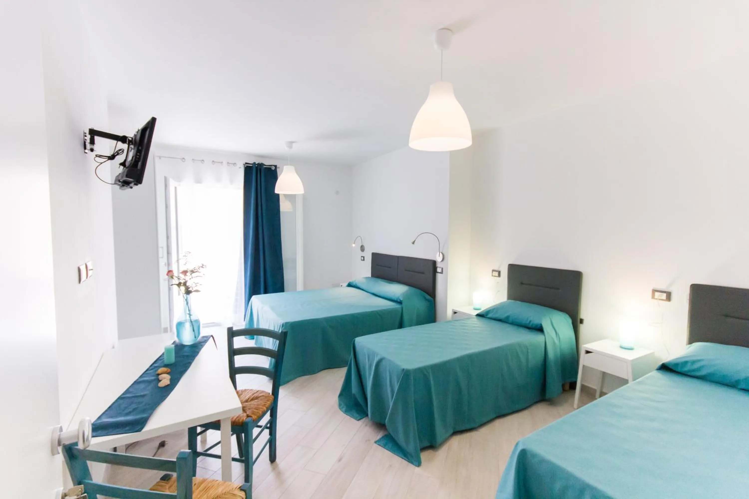 Photo of the whole room, Bed in Stanze del Mare