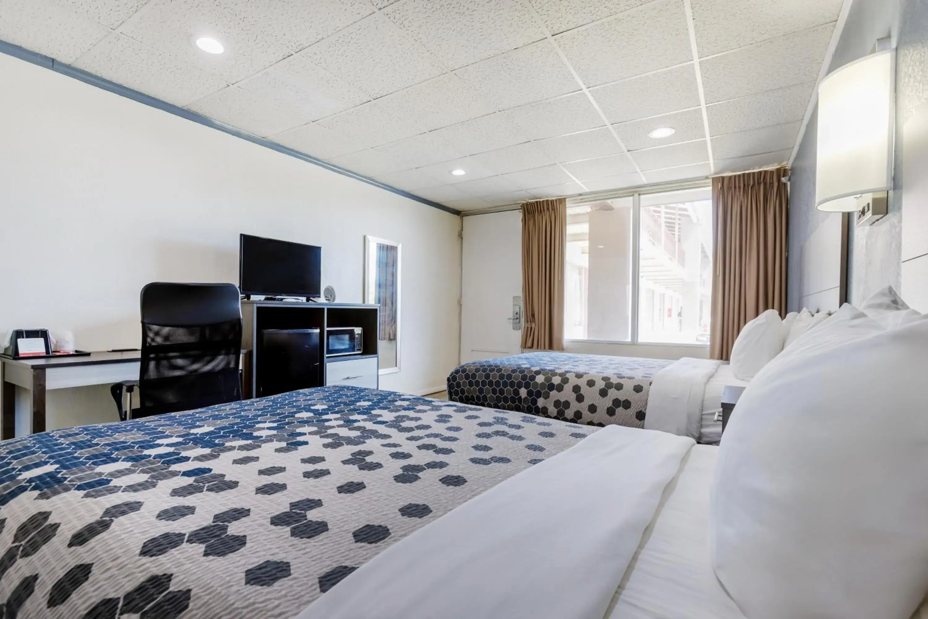 2 Double Beds Non-Smoking in Edyn Hotel By Townhouse Wytheville US 52 2 Double Beds Non-Smoking in Edyn Hotel By Townhouse Wytheville US 52