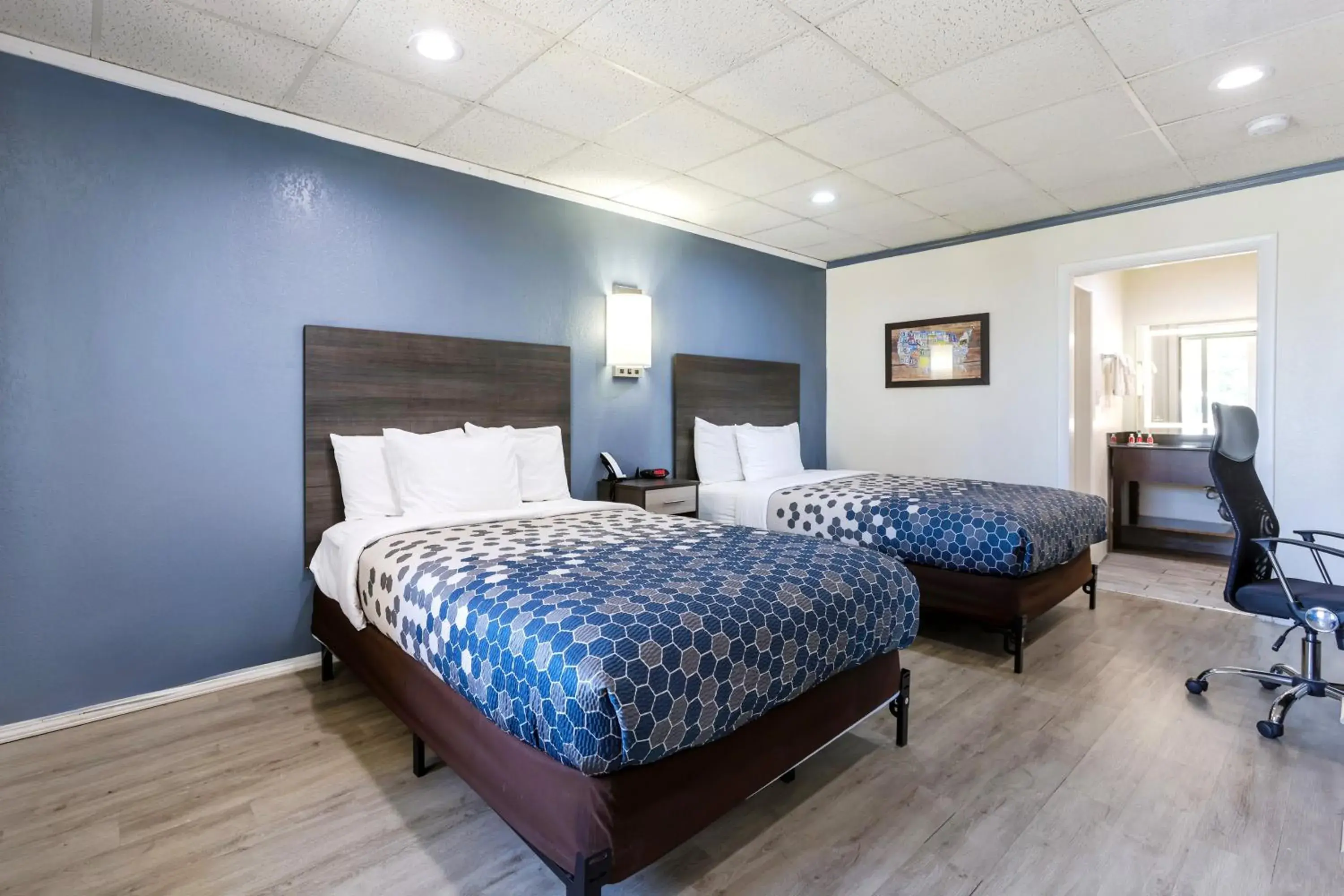 2 Double Beds Non-Smoking in Edyn Hotel By Townhouse Wytheville US 52 2 Double Beds Non-Smoking in Edyn Hotel By Townhouse Wytheville US 52