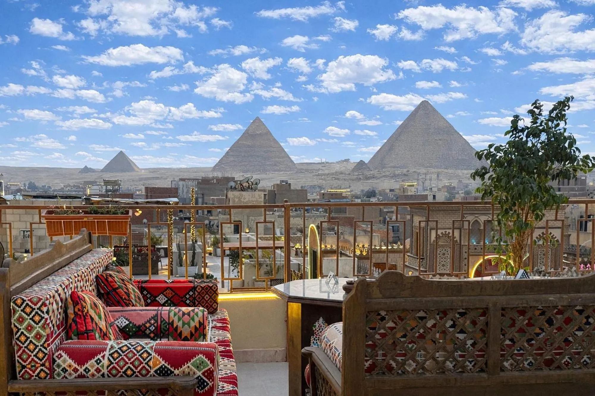 Pyramids Khan Hotel