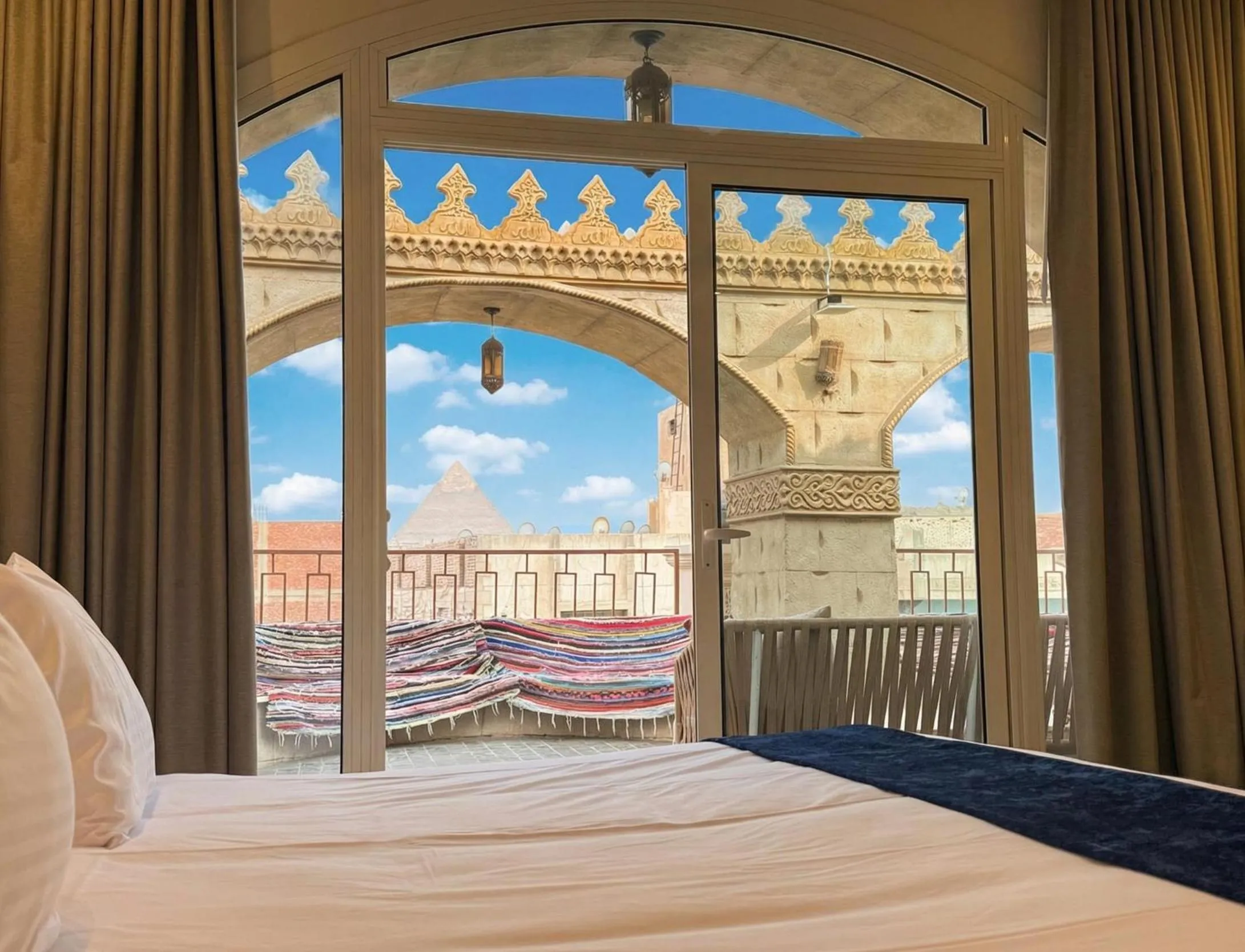 Pyramids Khan Hotel