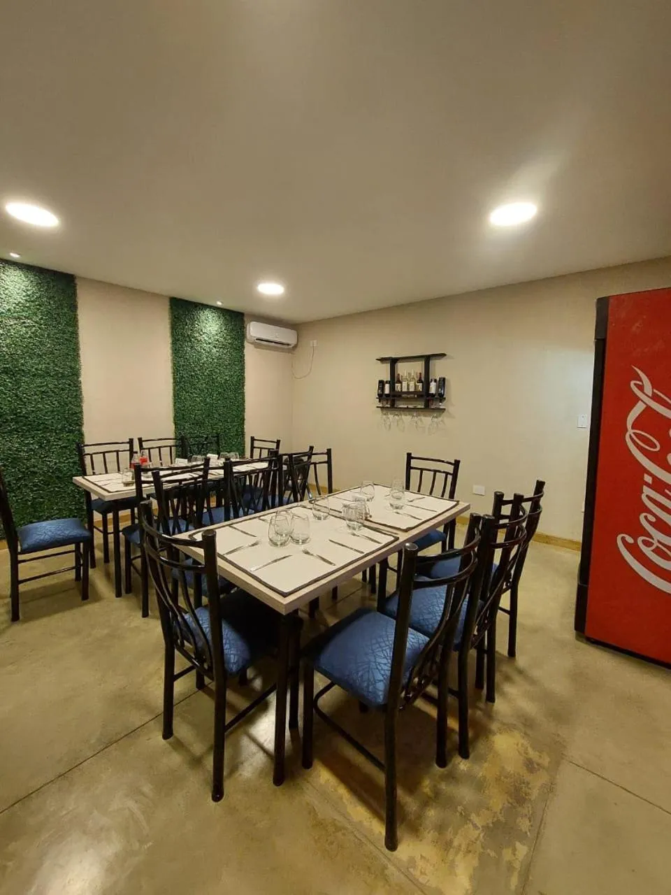 Restaurant/places to eat in Hotel Cesar