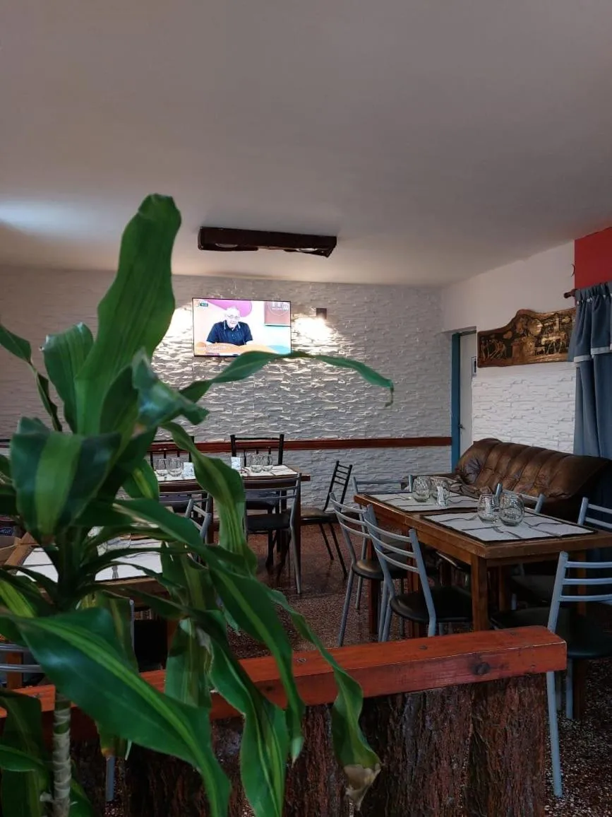 Restaurant/places to eat in Hotel Cesar