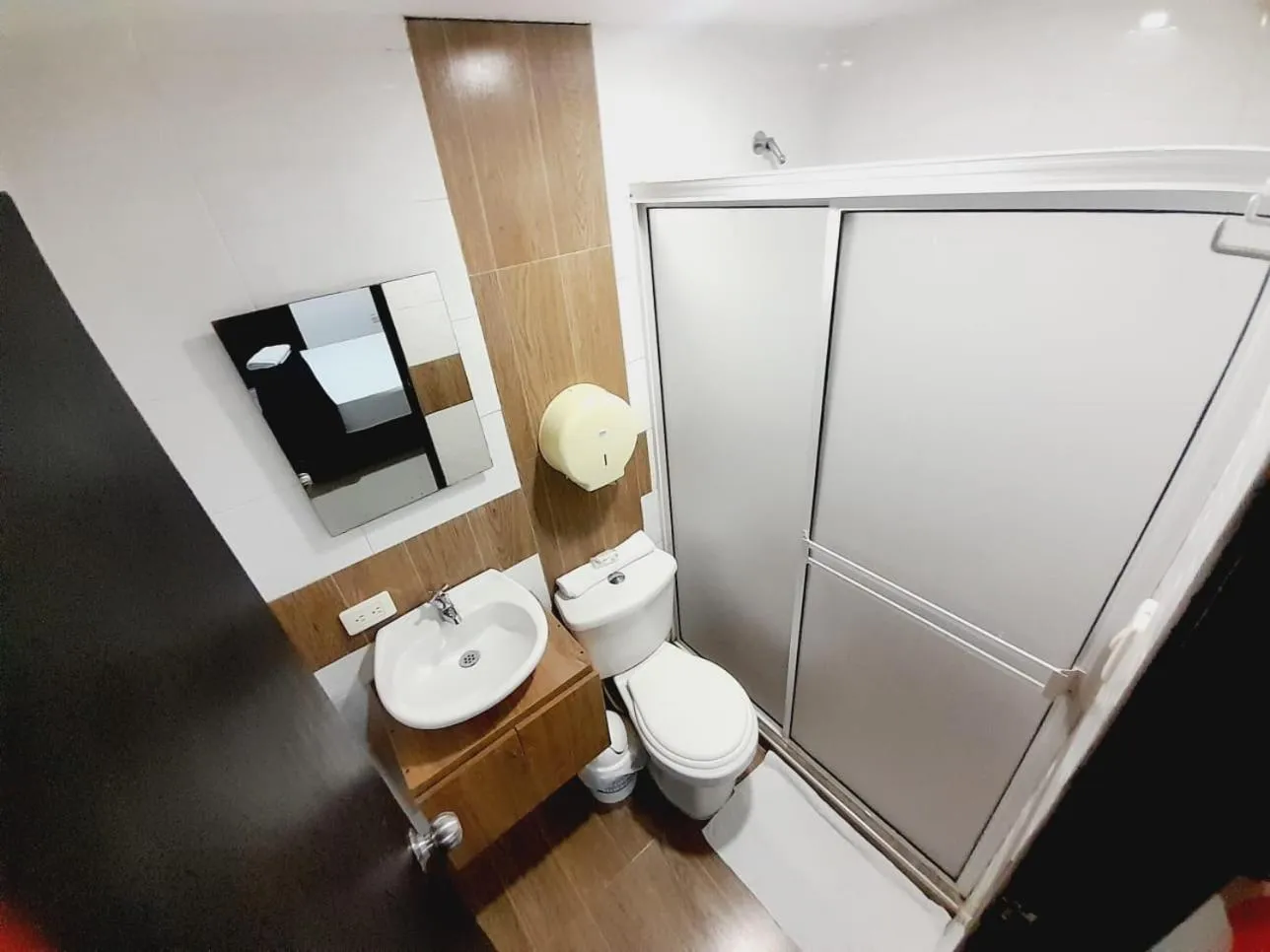 Bathroom in Karin Hotel