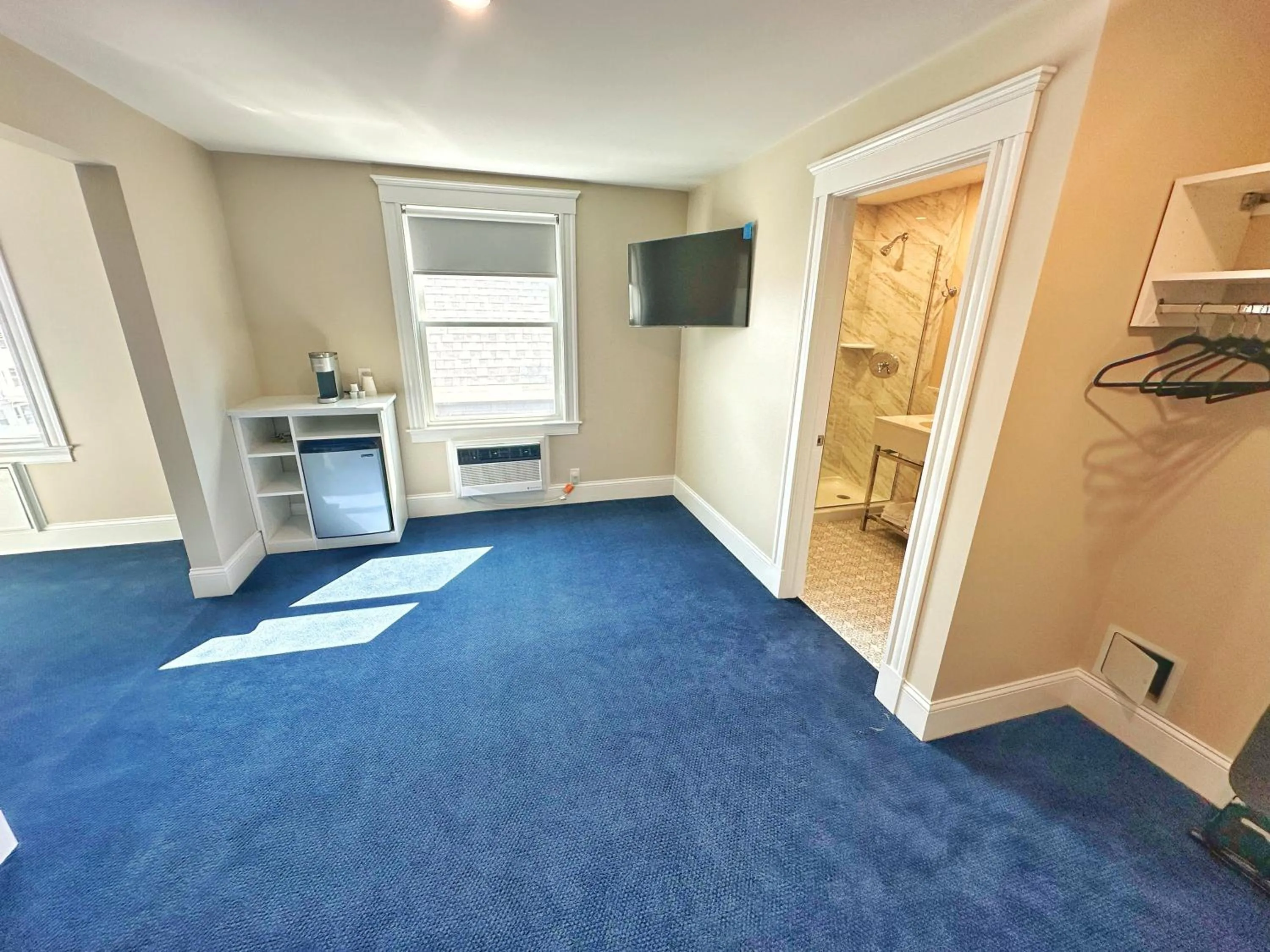 Winthrop Arms Hotel Restaurant Logan Airport