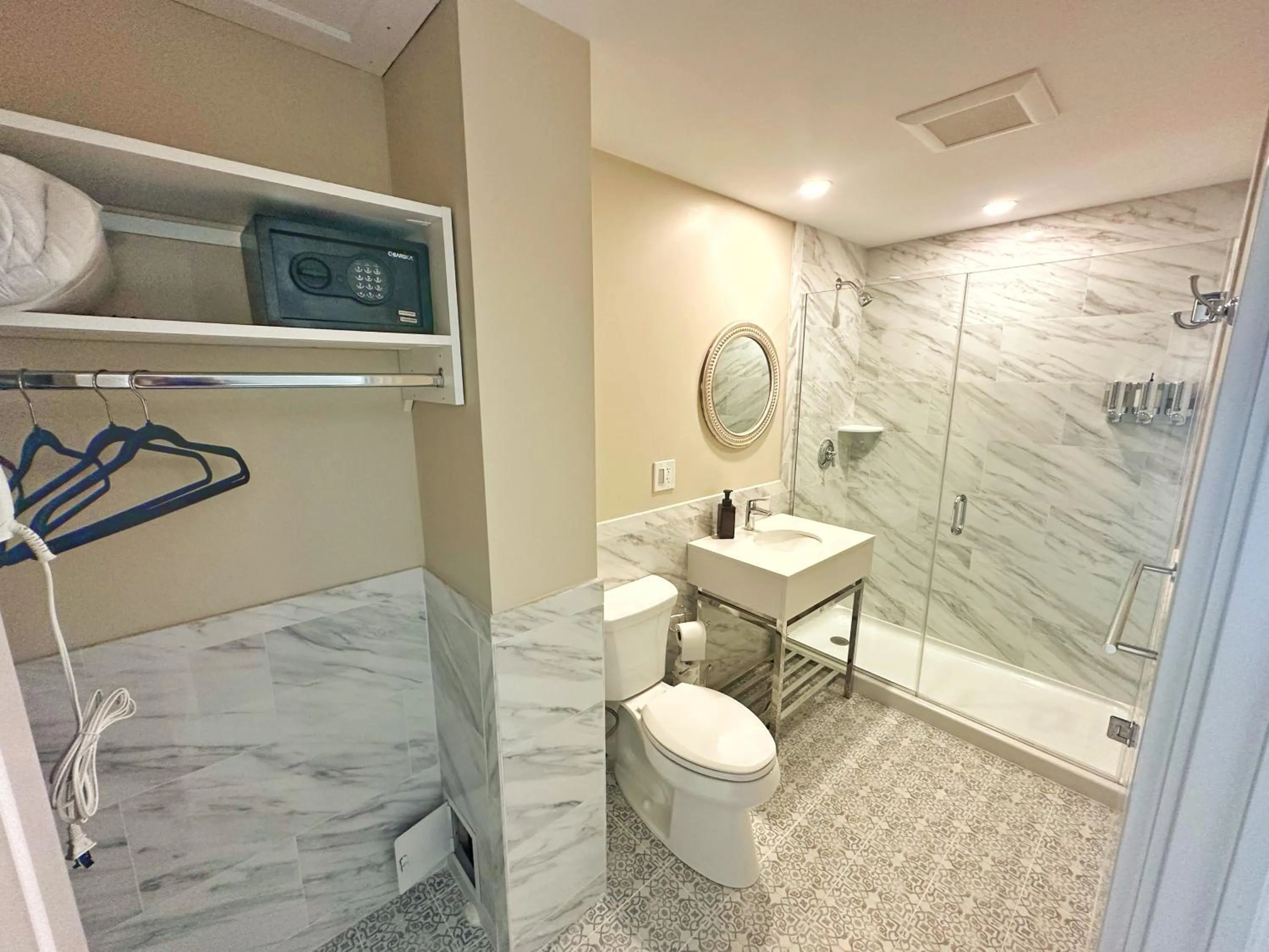 Winthrop Arms Hotel Restaurant Logan Airport