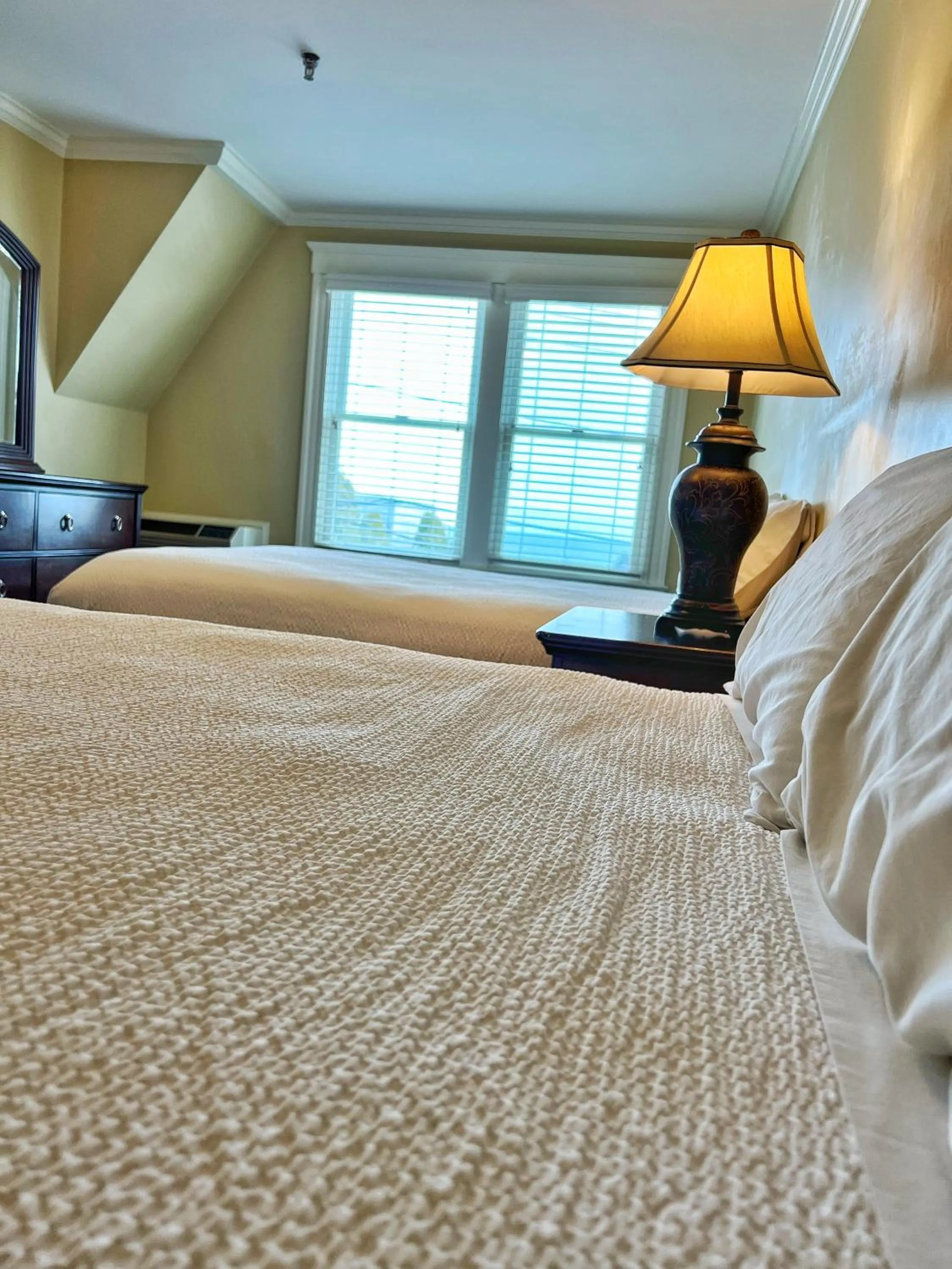 Bed in Winthrop Arms Hotel Restaurant Logan Airport