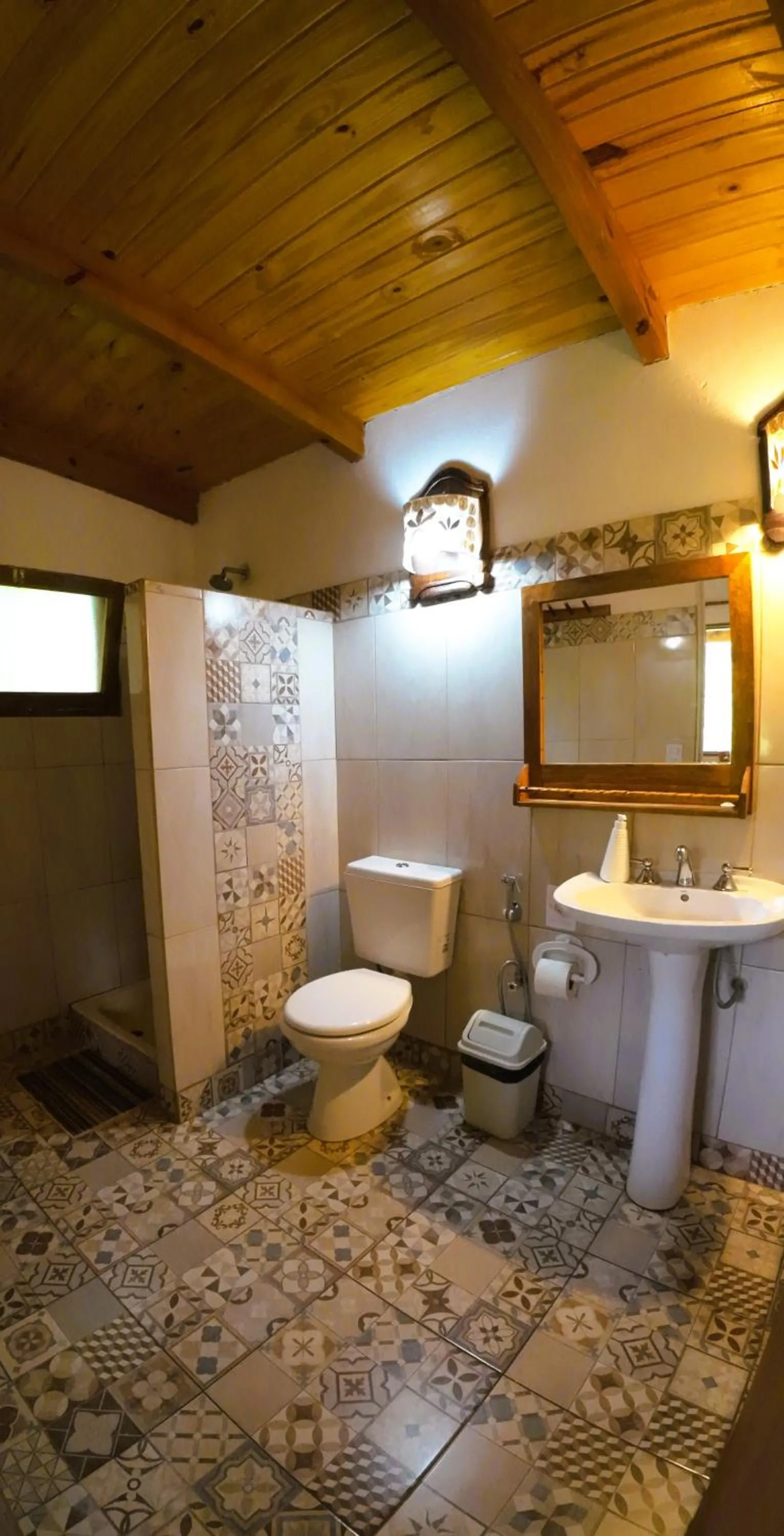 Toilet in Granja La Lechuza Ecolodge