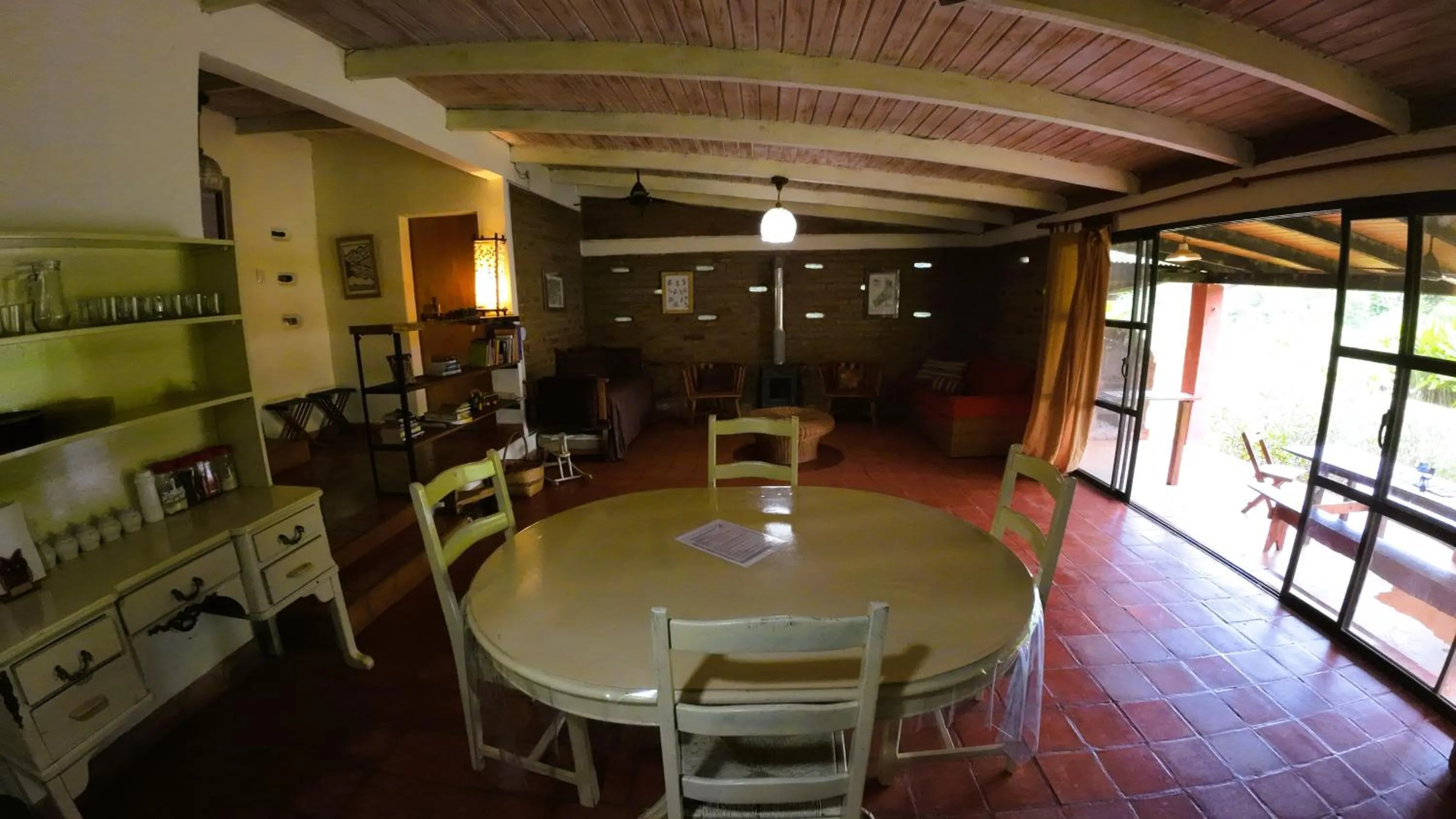 Kitchen or kitchenette in Granja La Lechuza Ecolodge