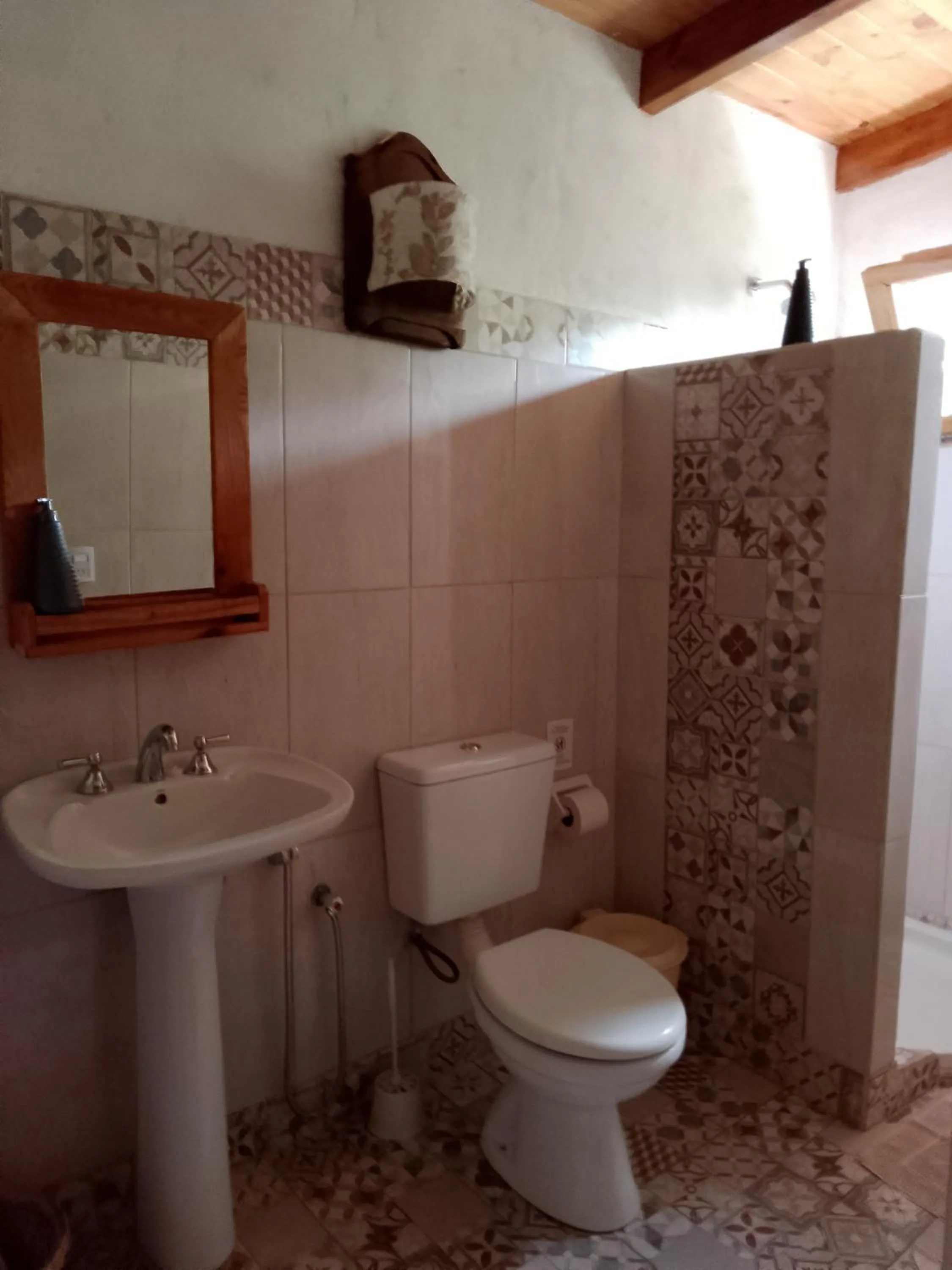 Toilet in Granja La Lechuza Ecolodge
