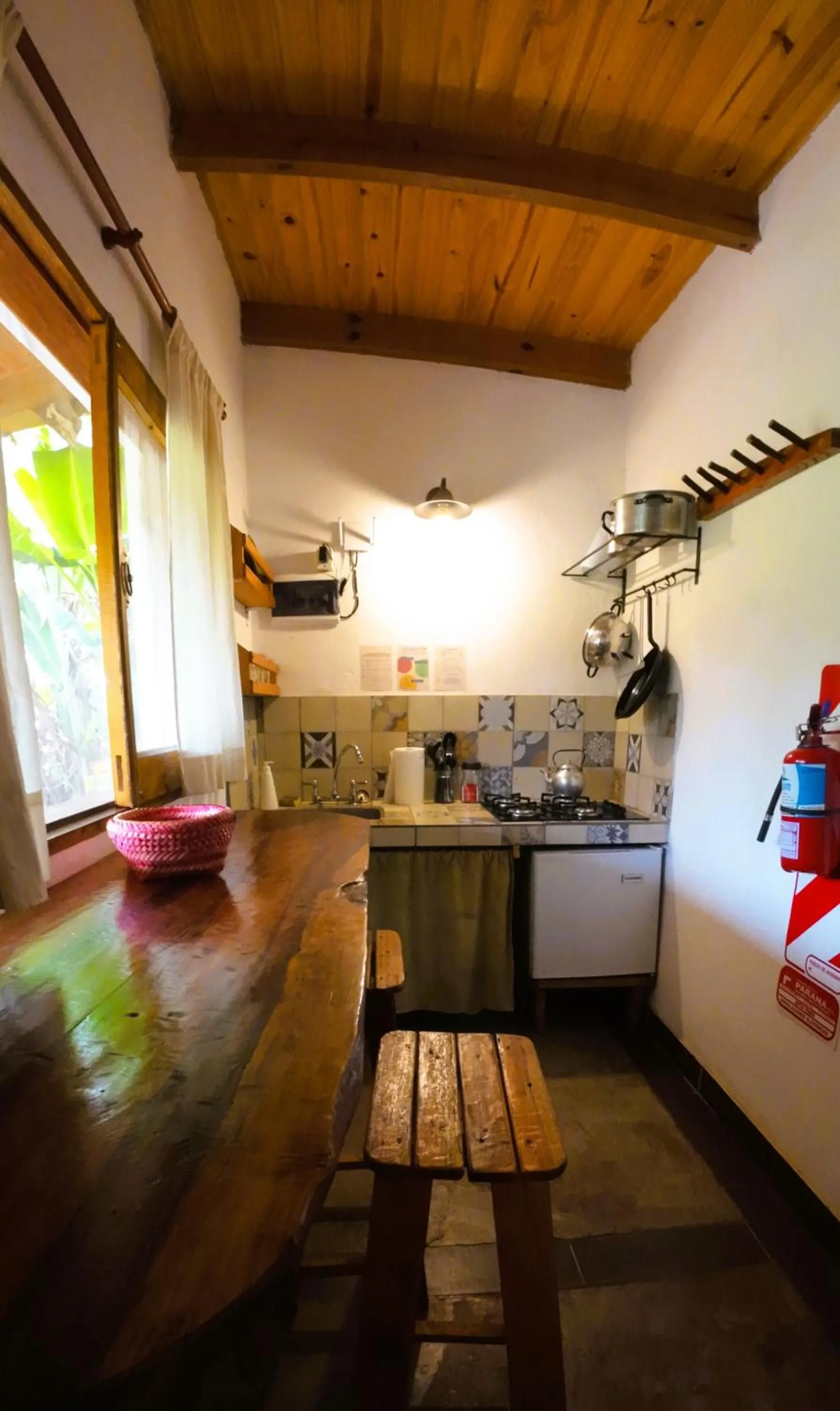 Kitchen or kitchenette in Granja La Lechuza Ecolodge