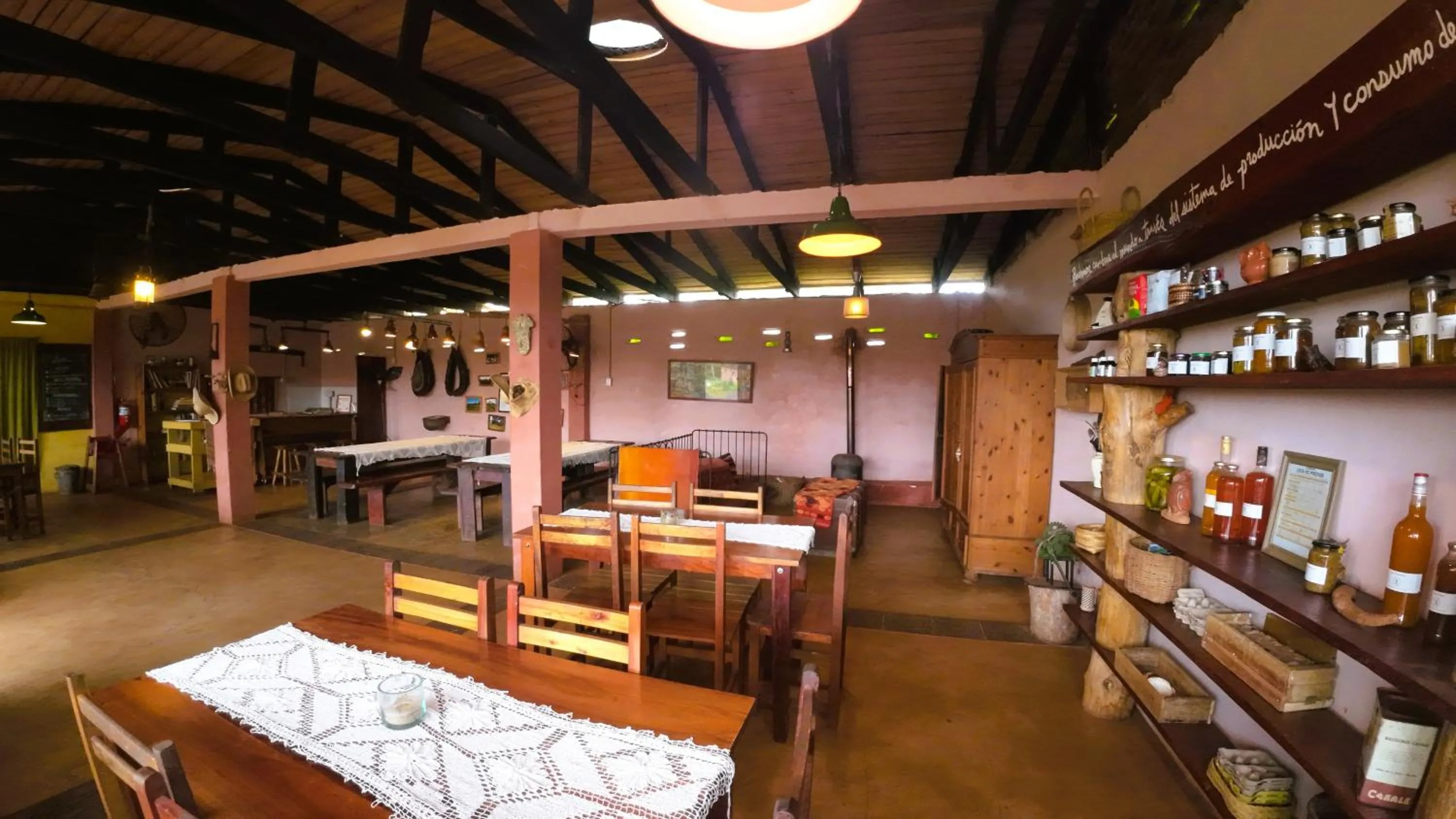 Restaurant/places to eat in Granja La Lechuza Ecolodge