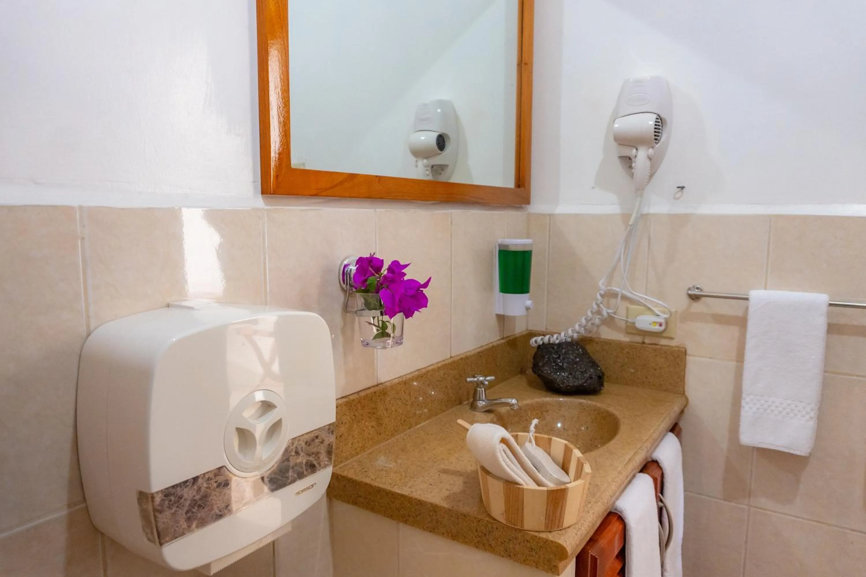 Bathroom in La Zayapa Hotel