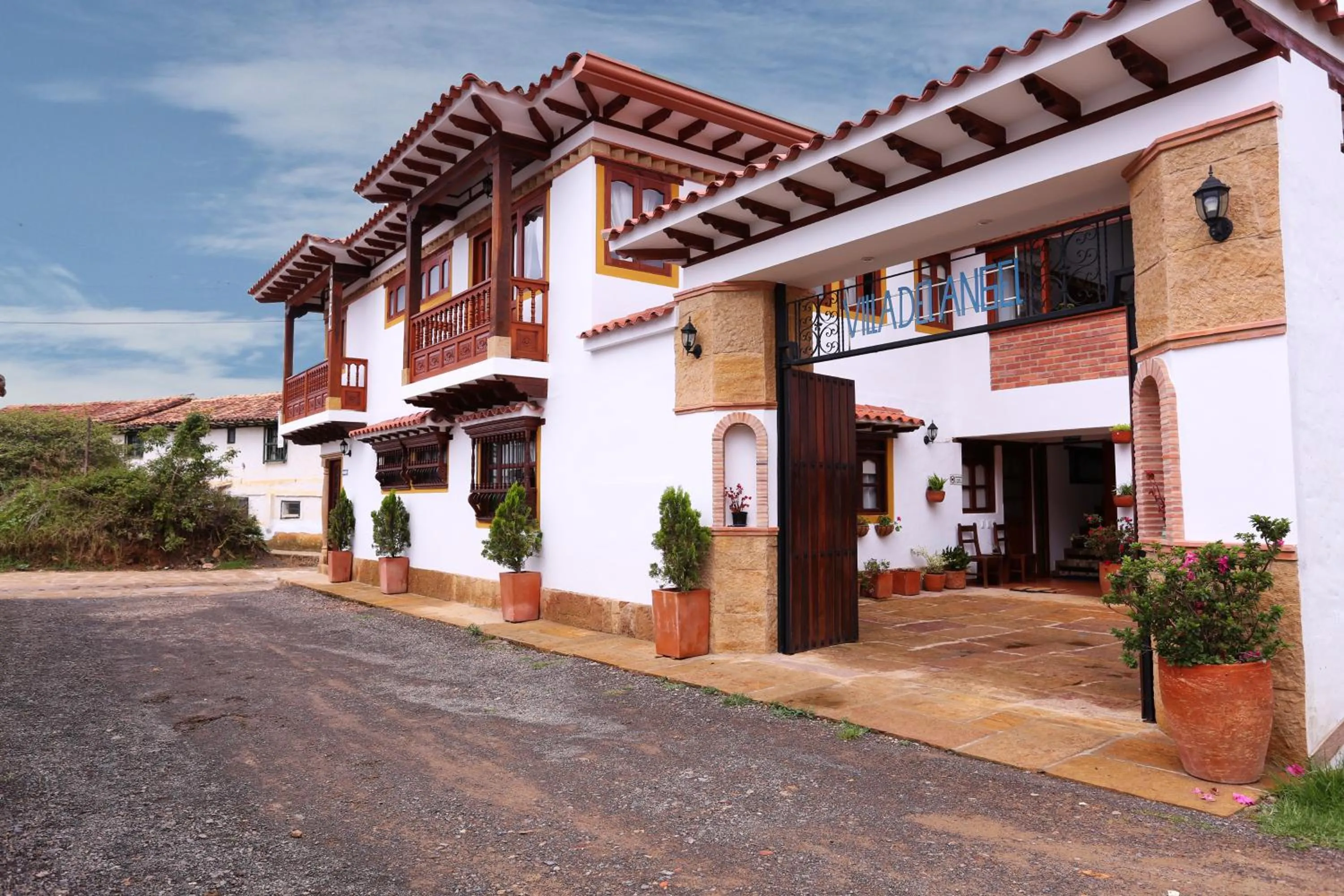 Facade/entrance in Hotel Villa del Angel