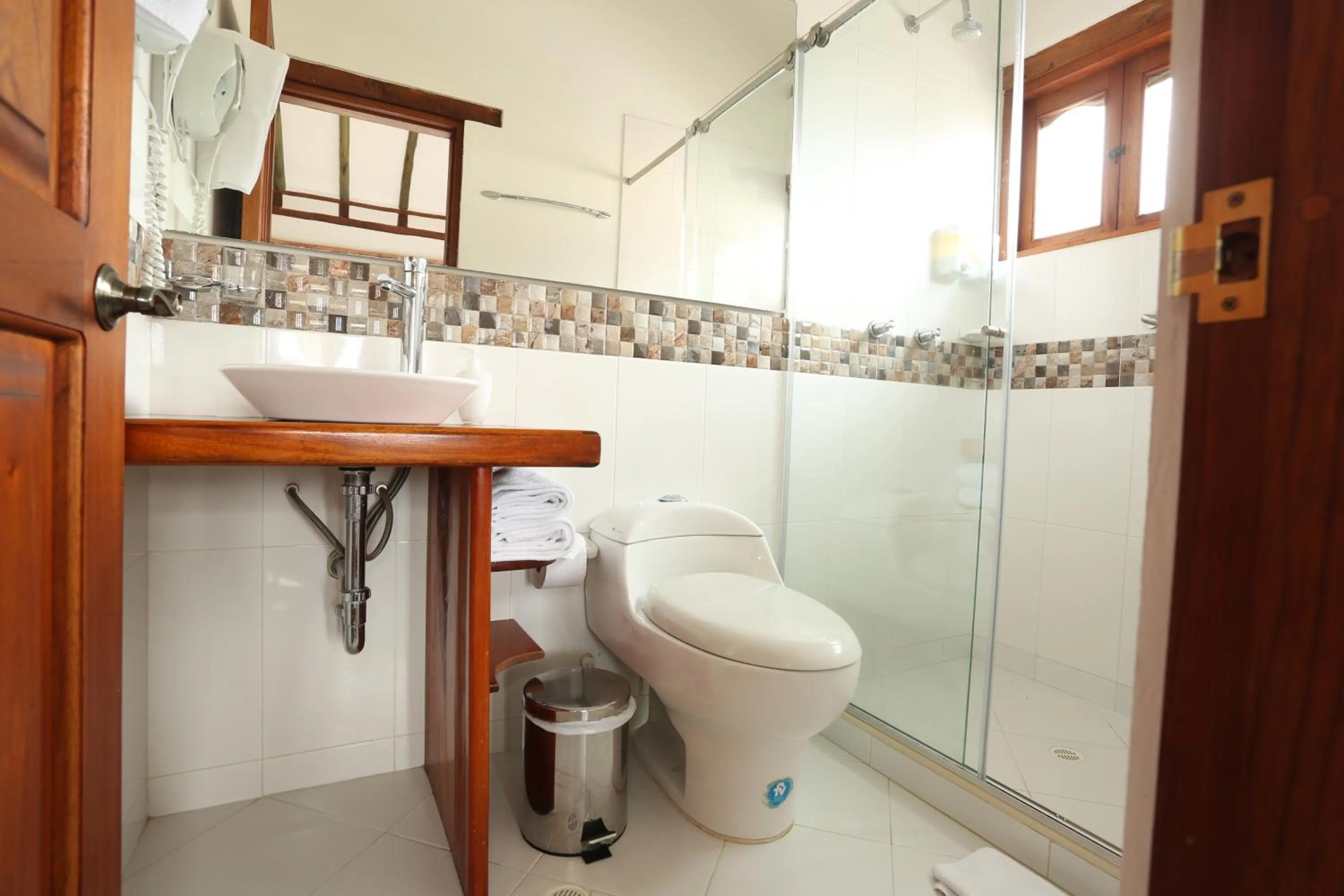 Toilet in Hotel Villa del Angel