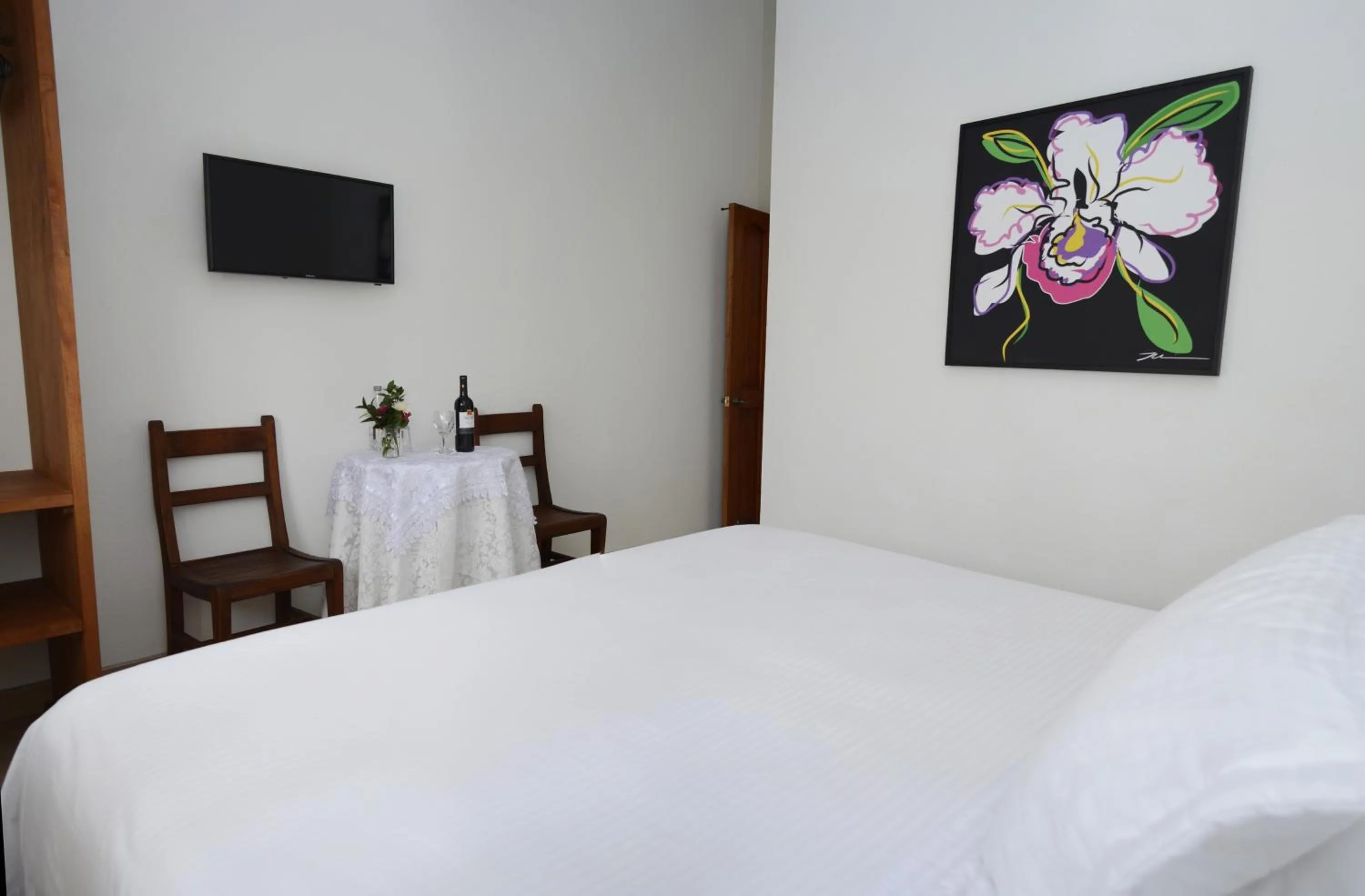 TV and multimedia, Bed in Hotel Villa del Angel