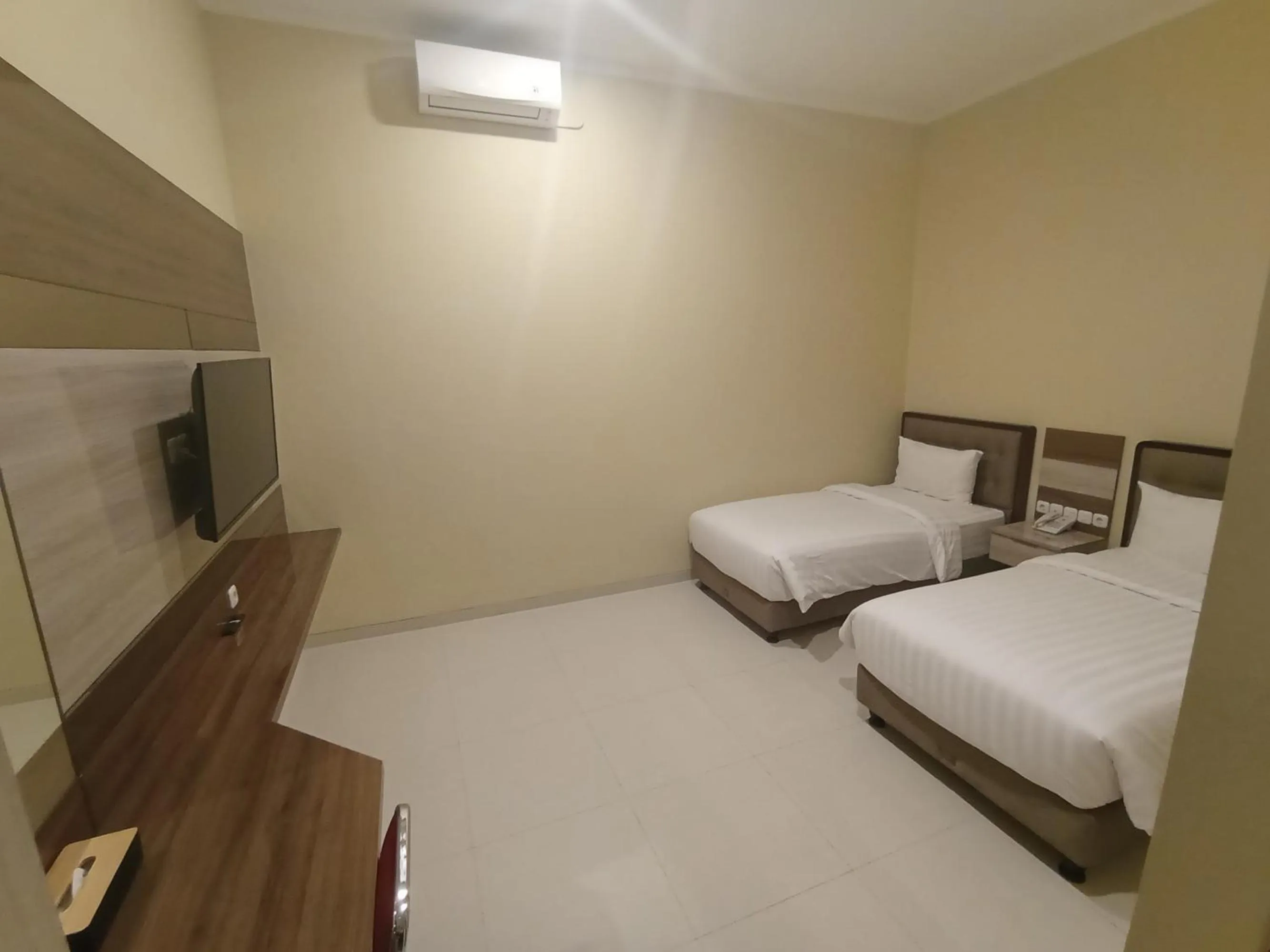 Bed in Alloro Boutique Hotel Pacitan