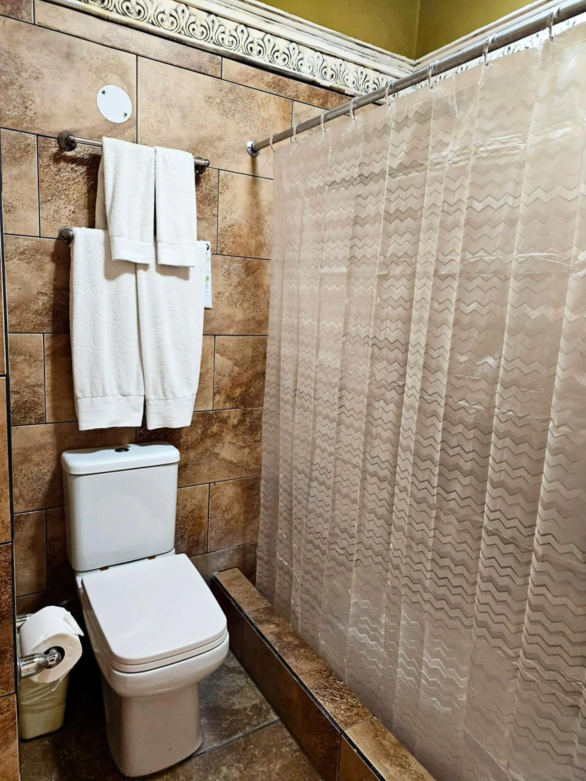 Shower in Antigua Inn Hotel