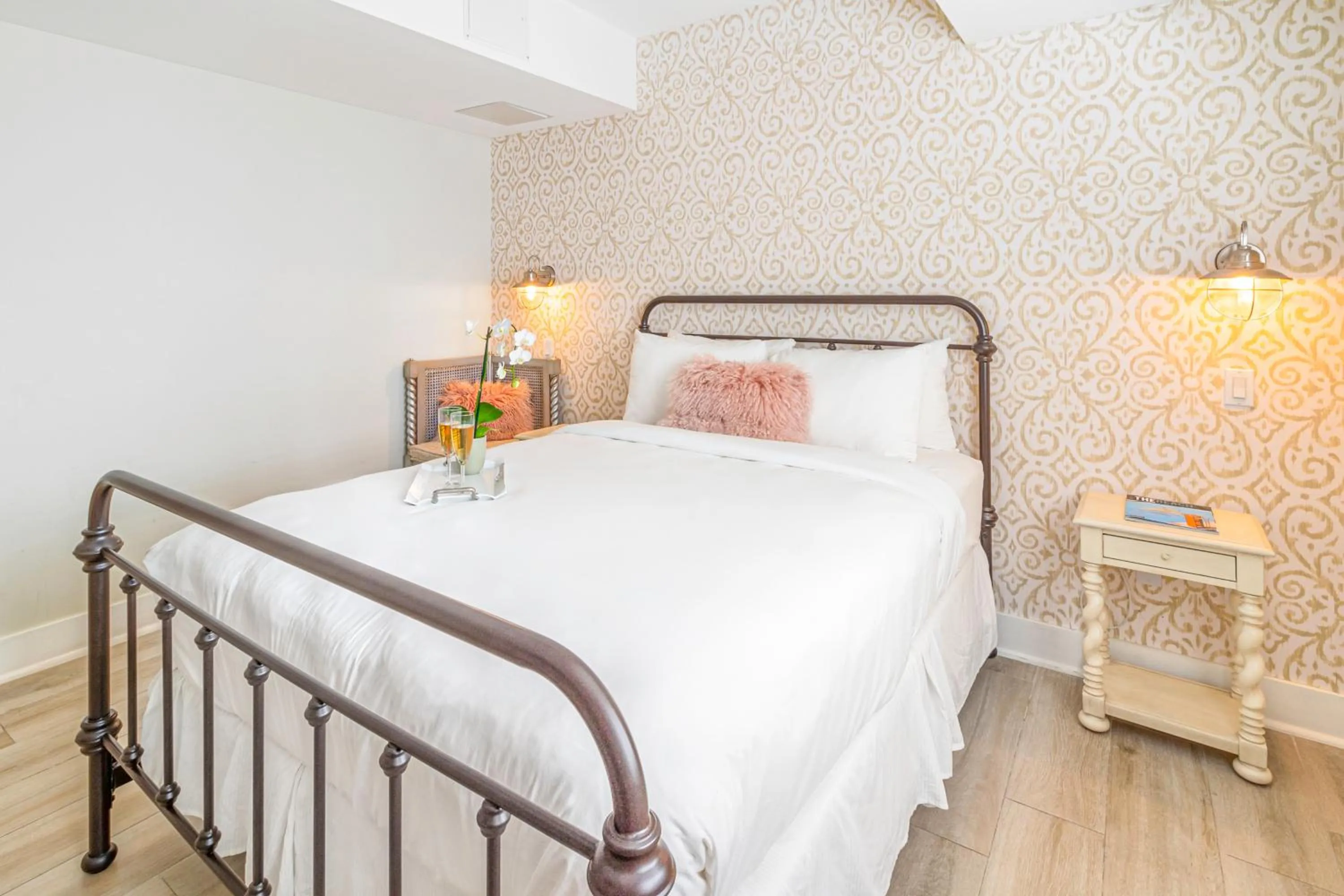 Bed in Henrosa Hotel