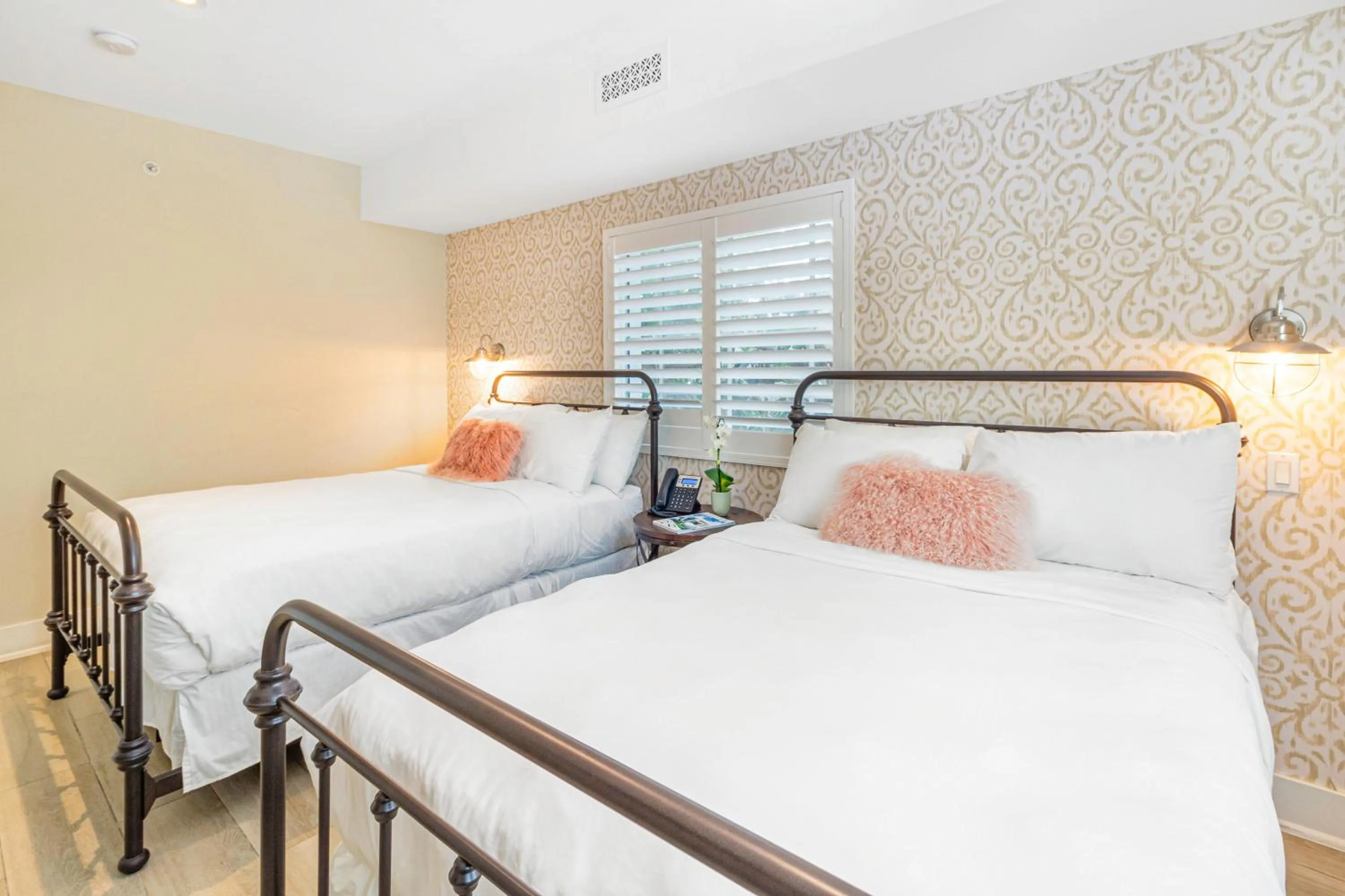 Bed in Henrosa Hotel