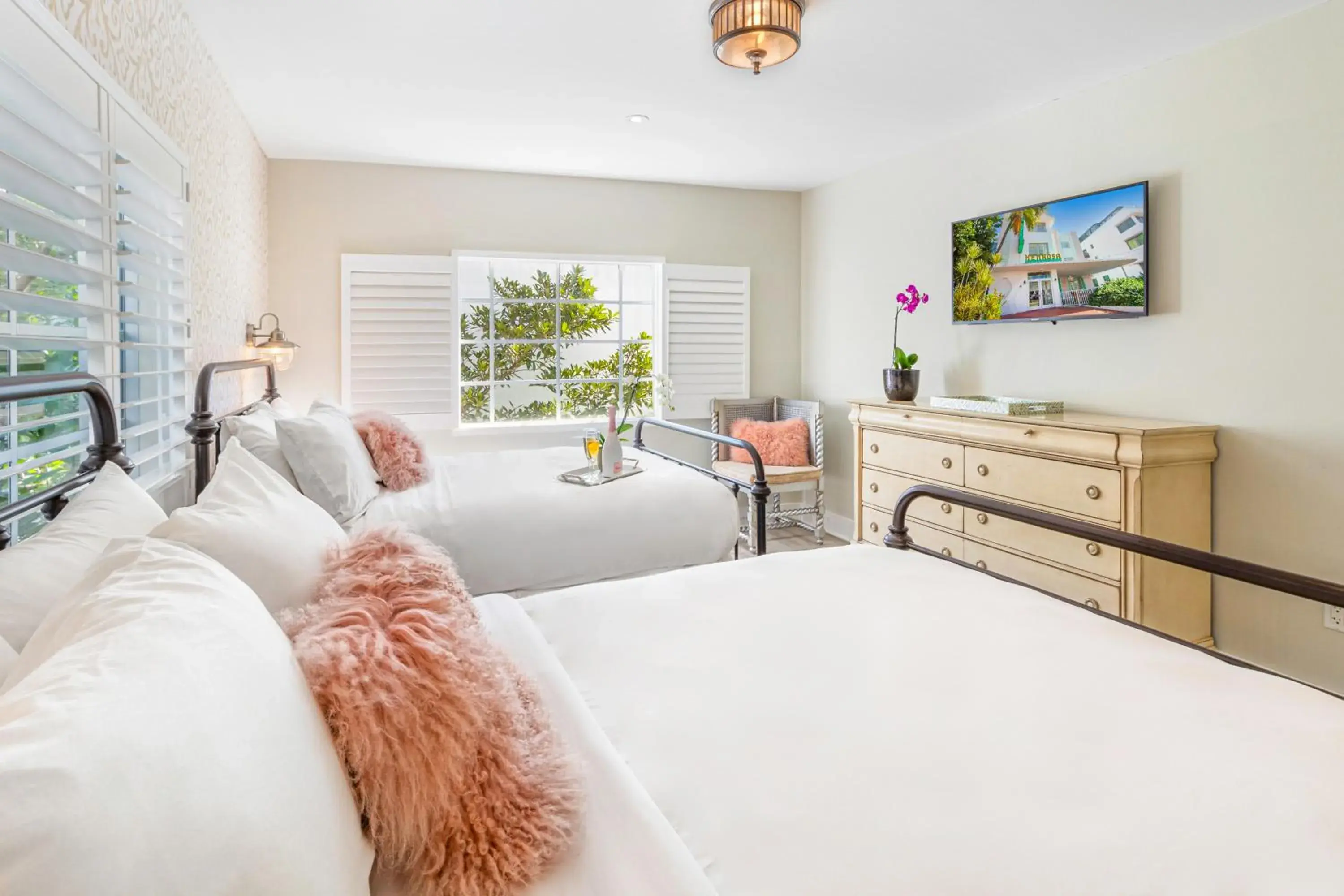 Photo of the whole room, Bed in Henrosa Hotel Photo of the whole room, Bed in Henrosa Hotel