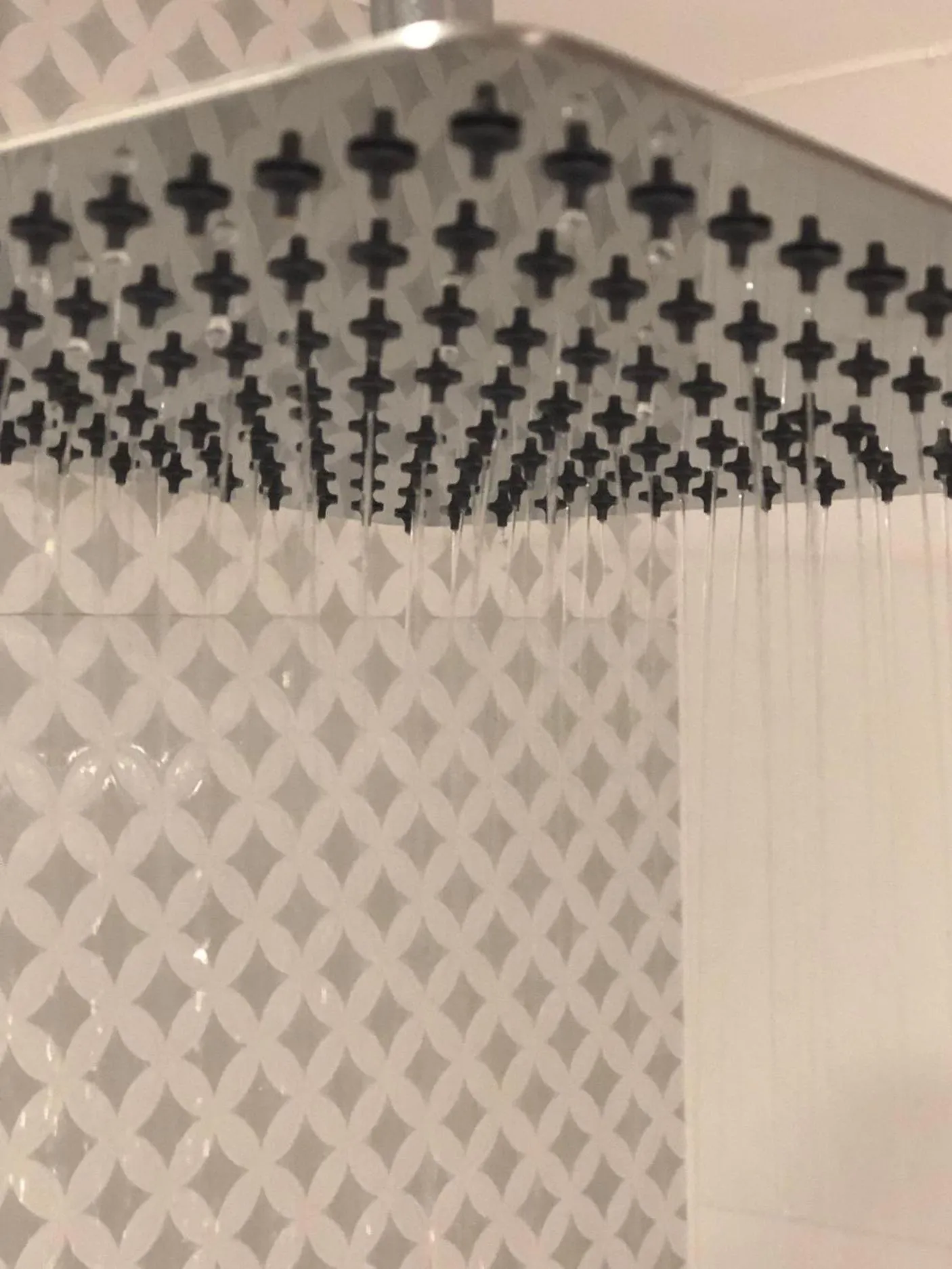 Shower in Henrosa Hotel