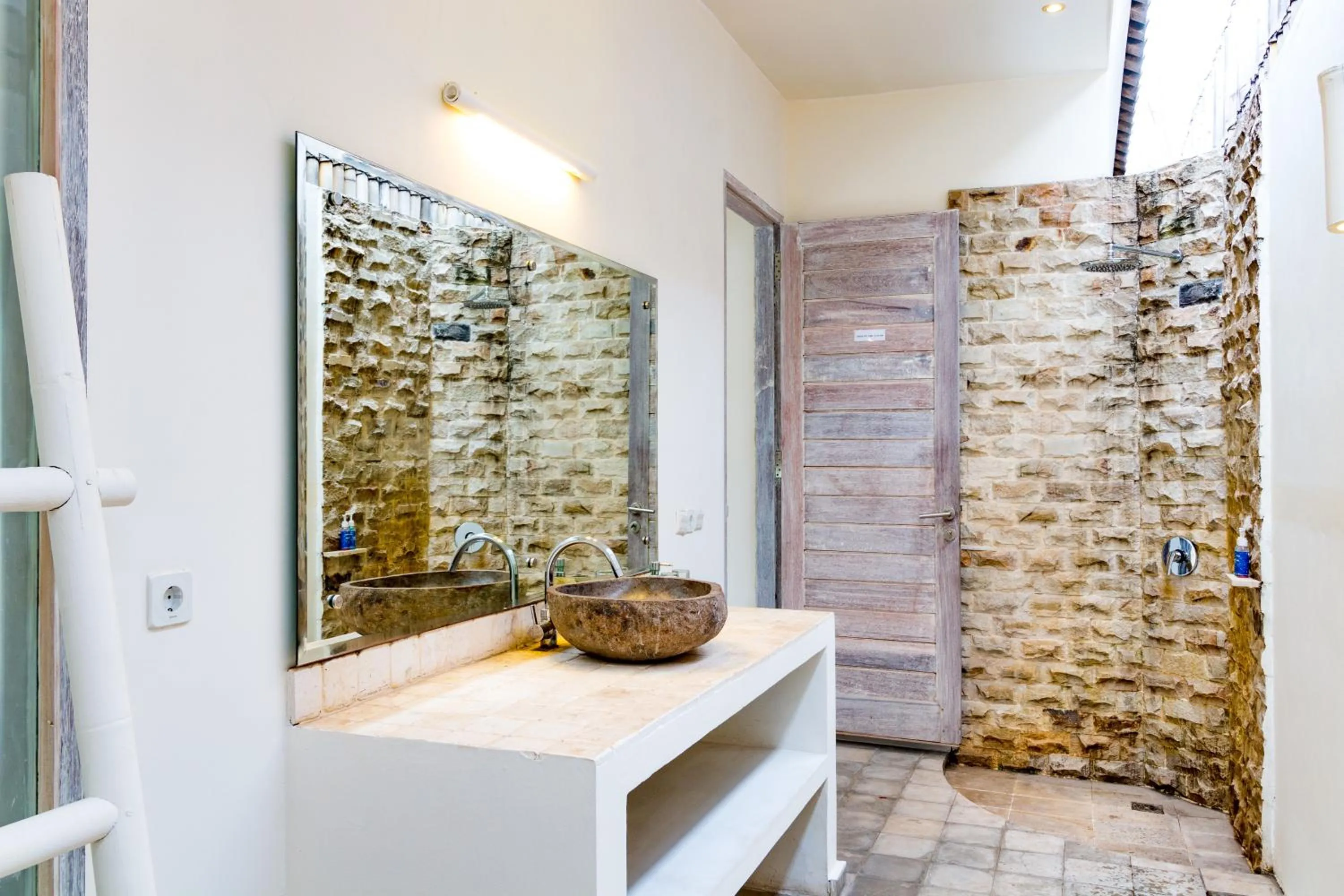 Bathroom in Tamoa Boutique Hotel