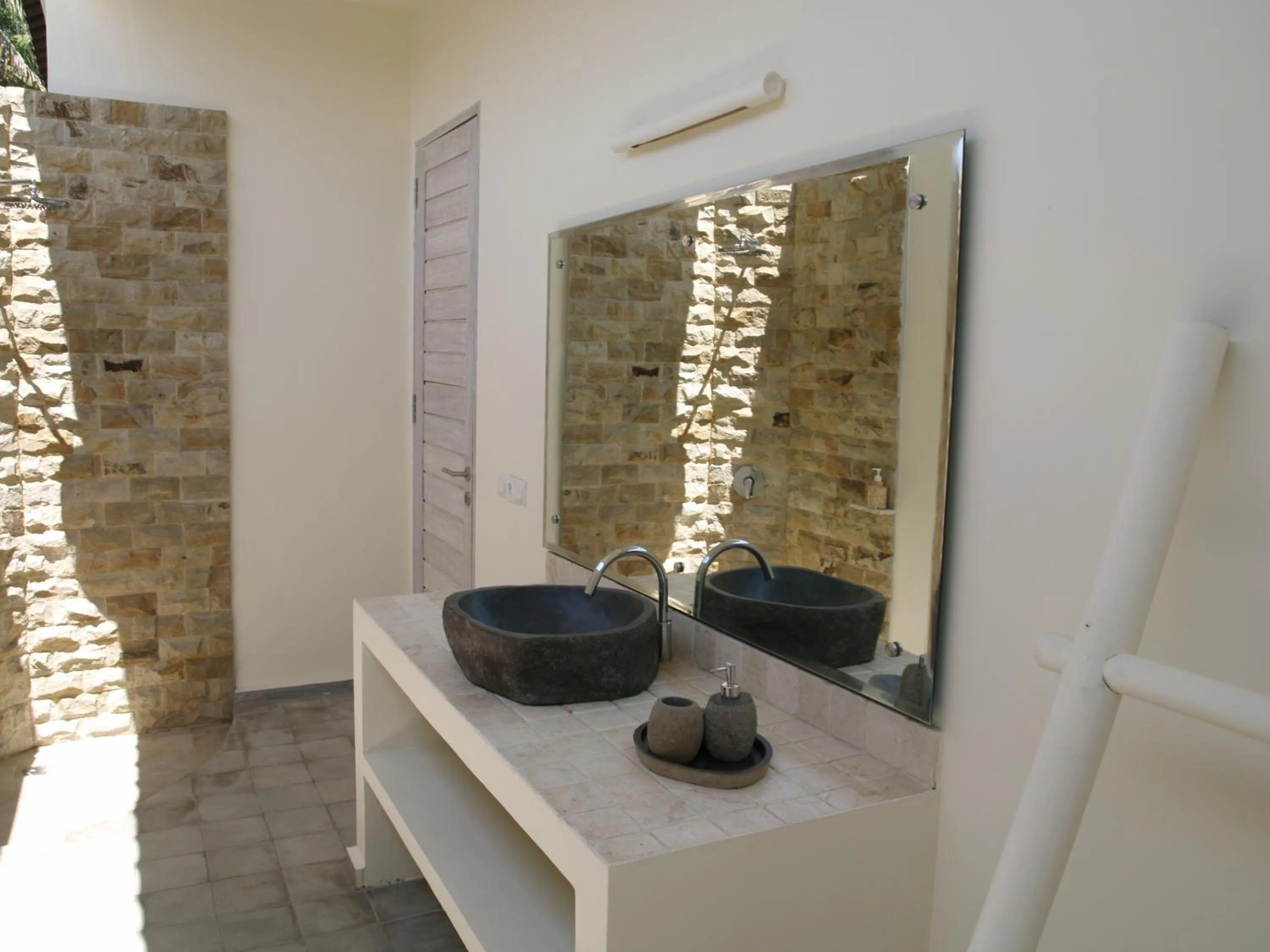 Bathroom in Tamoa Boutique Hotel