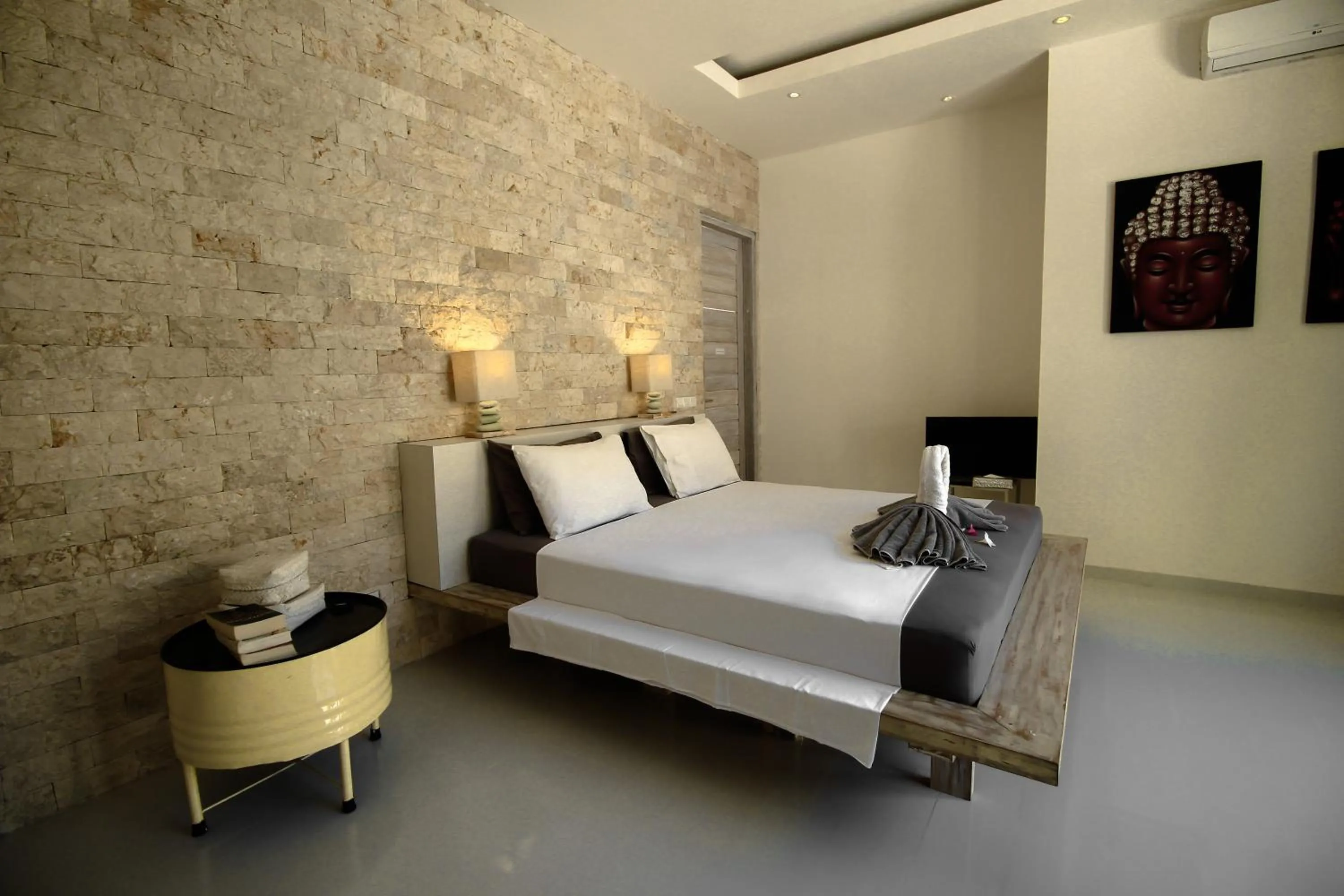 Bed in Tamoa Boutique Hotel